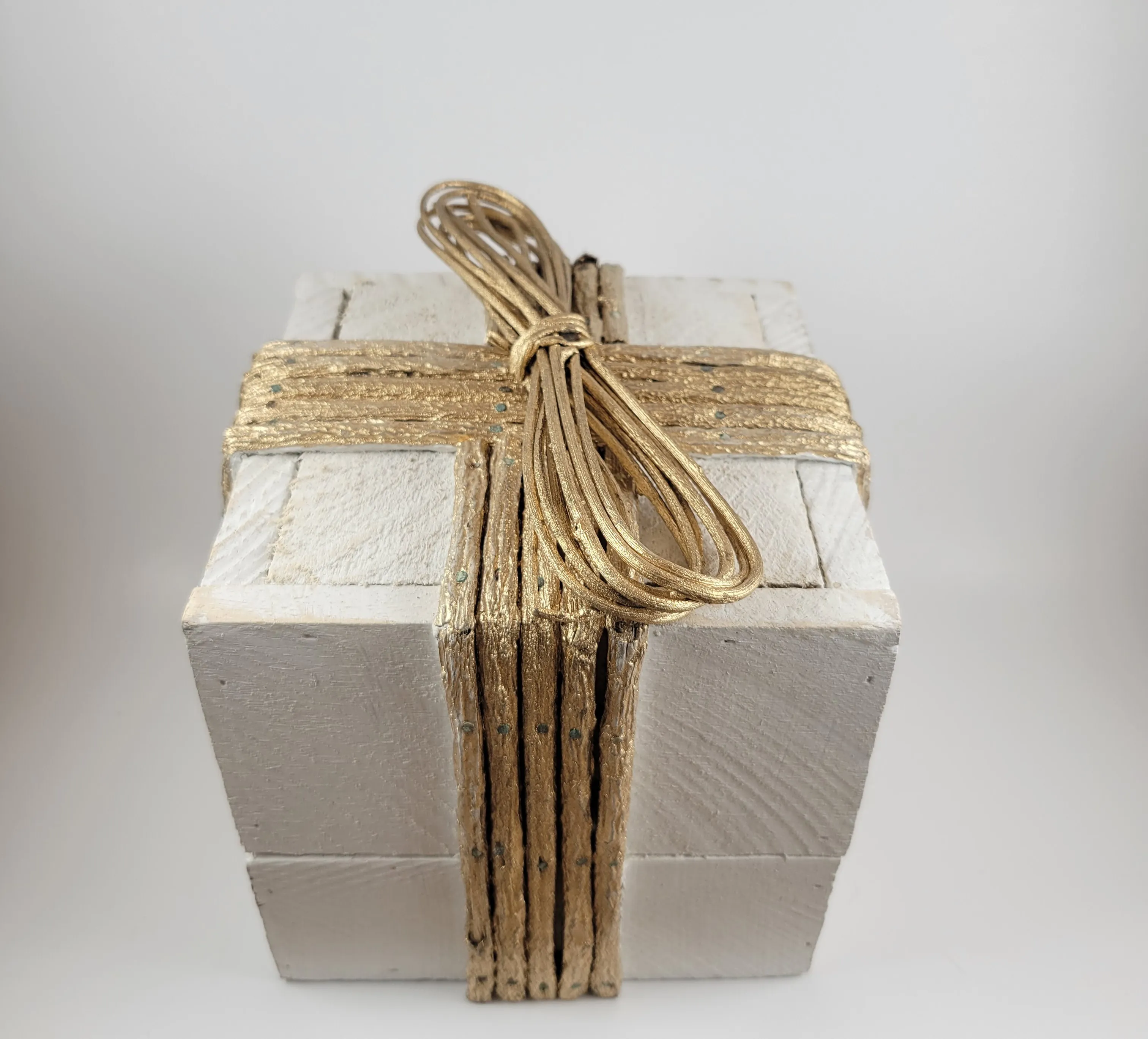 Gold Wood Present Decor