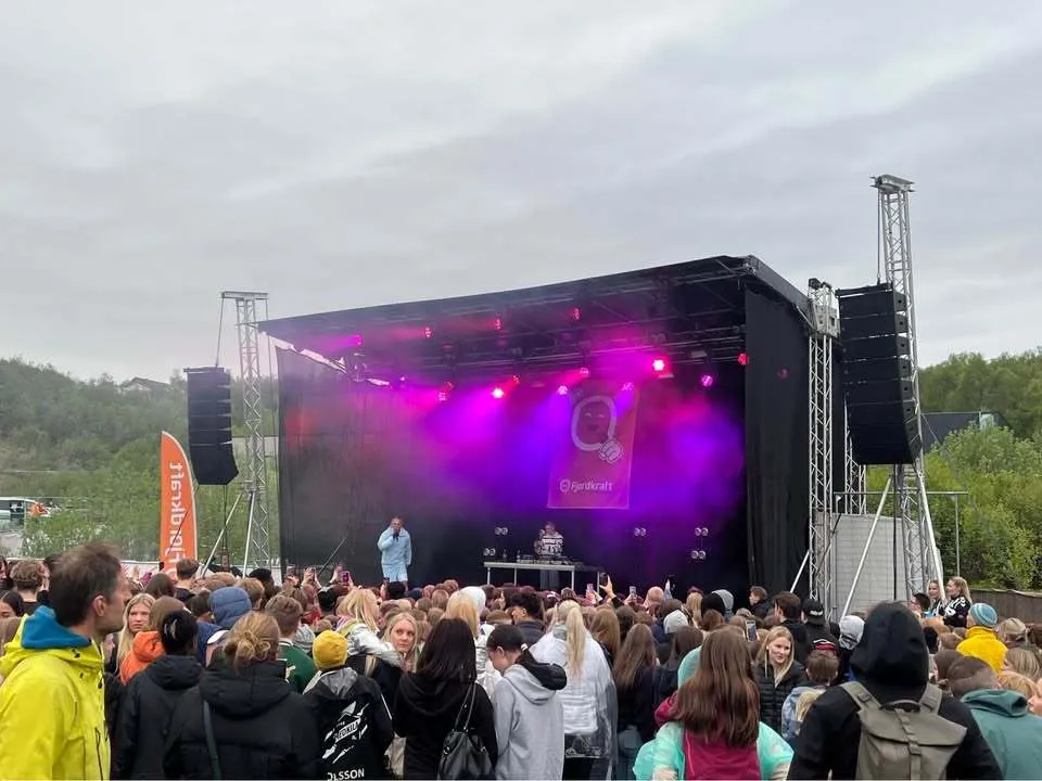 Leie MTI mobilscene 70m² – 10×7 m norsk festivalscene | DMG
