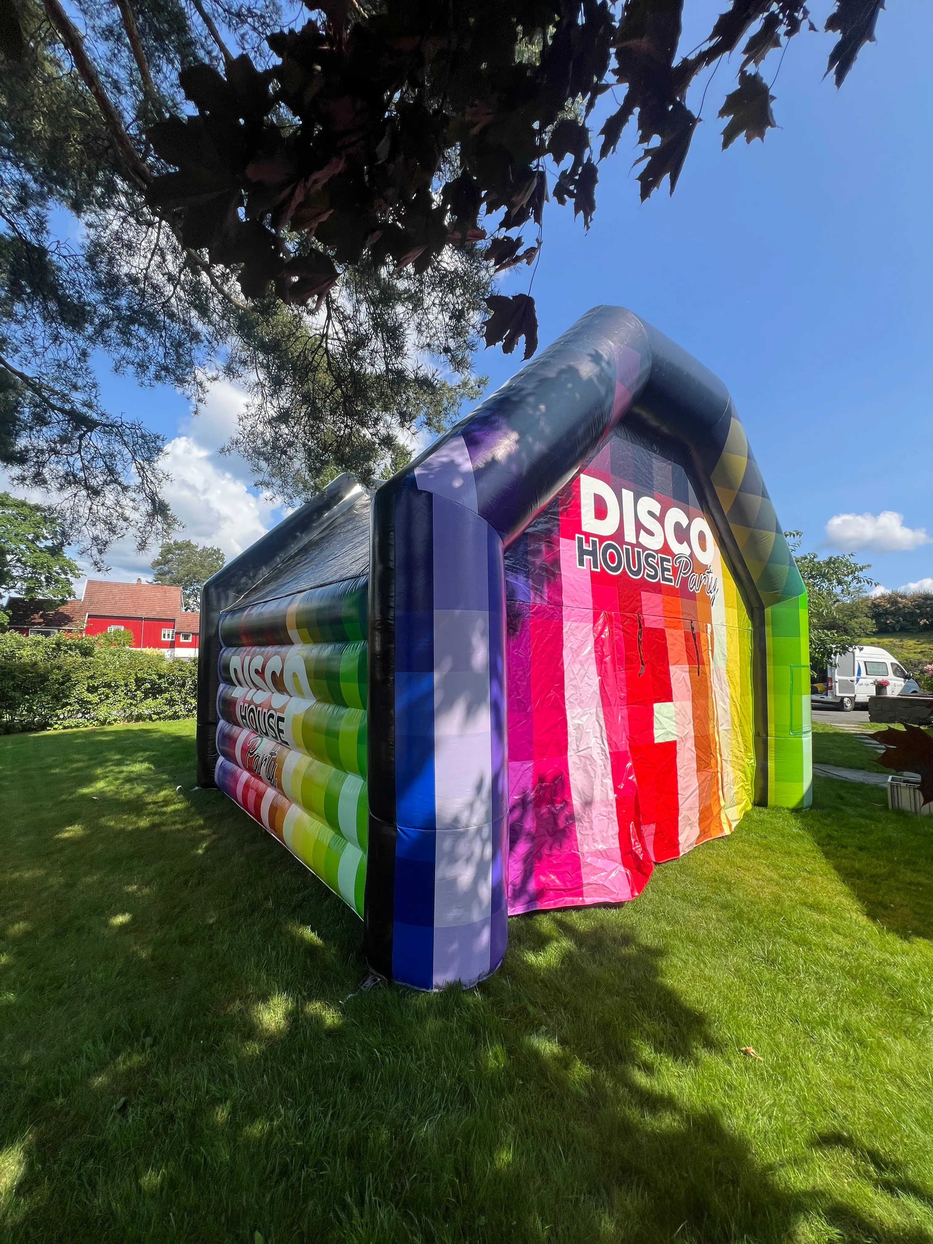 OPPBLÅSBAR NATTKLUBB (32M2)