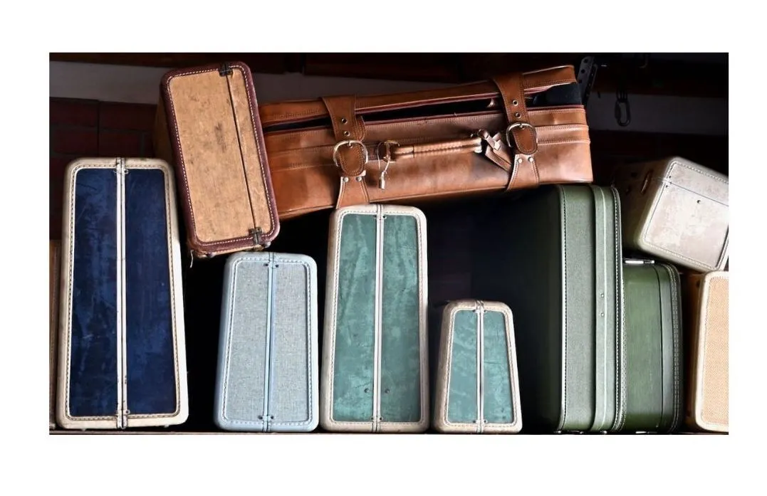 Vintage Suitcases/Various