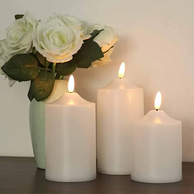 Flickering flameless pillar candle