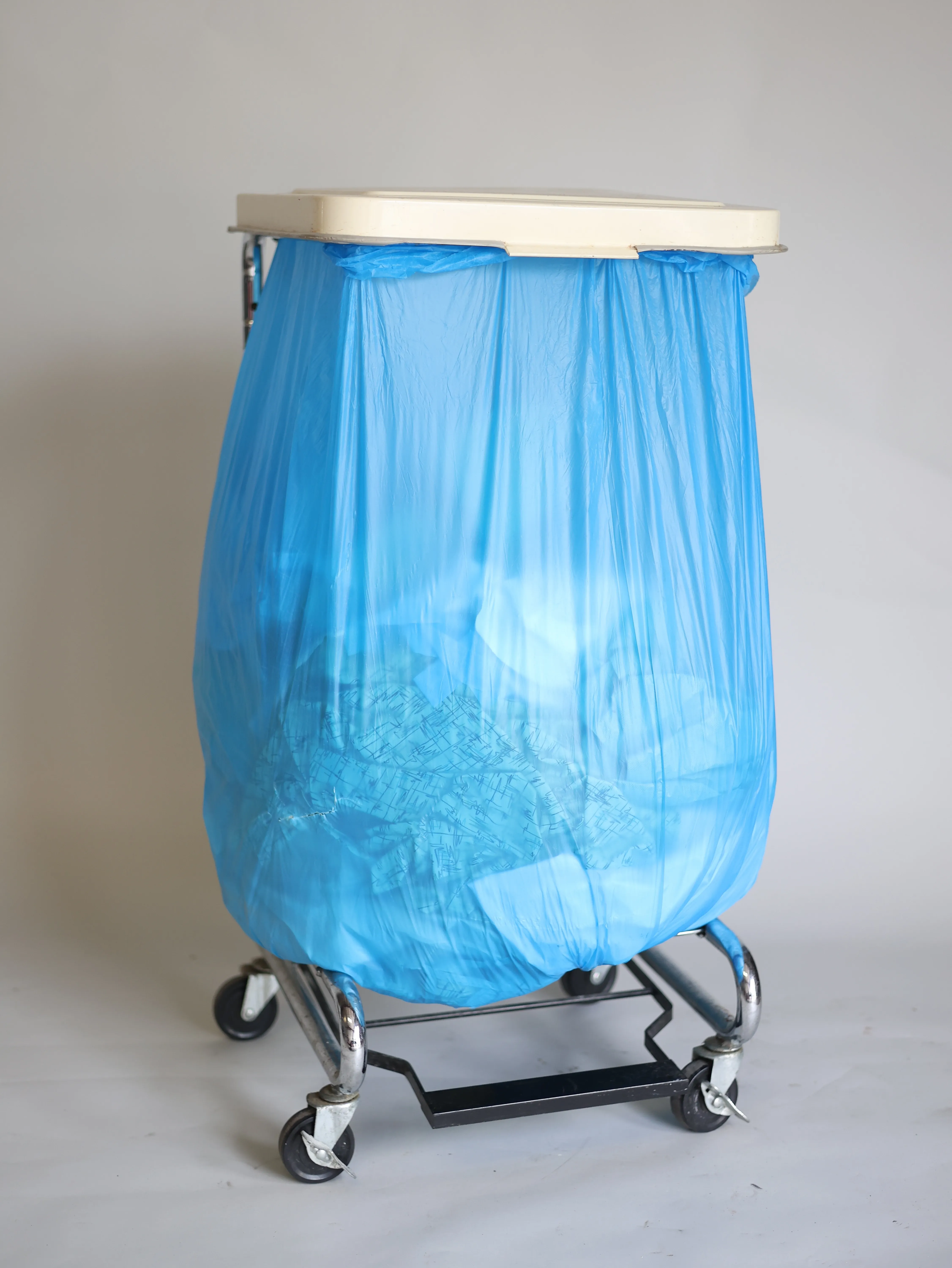 Hospital Trash Bag/wheels