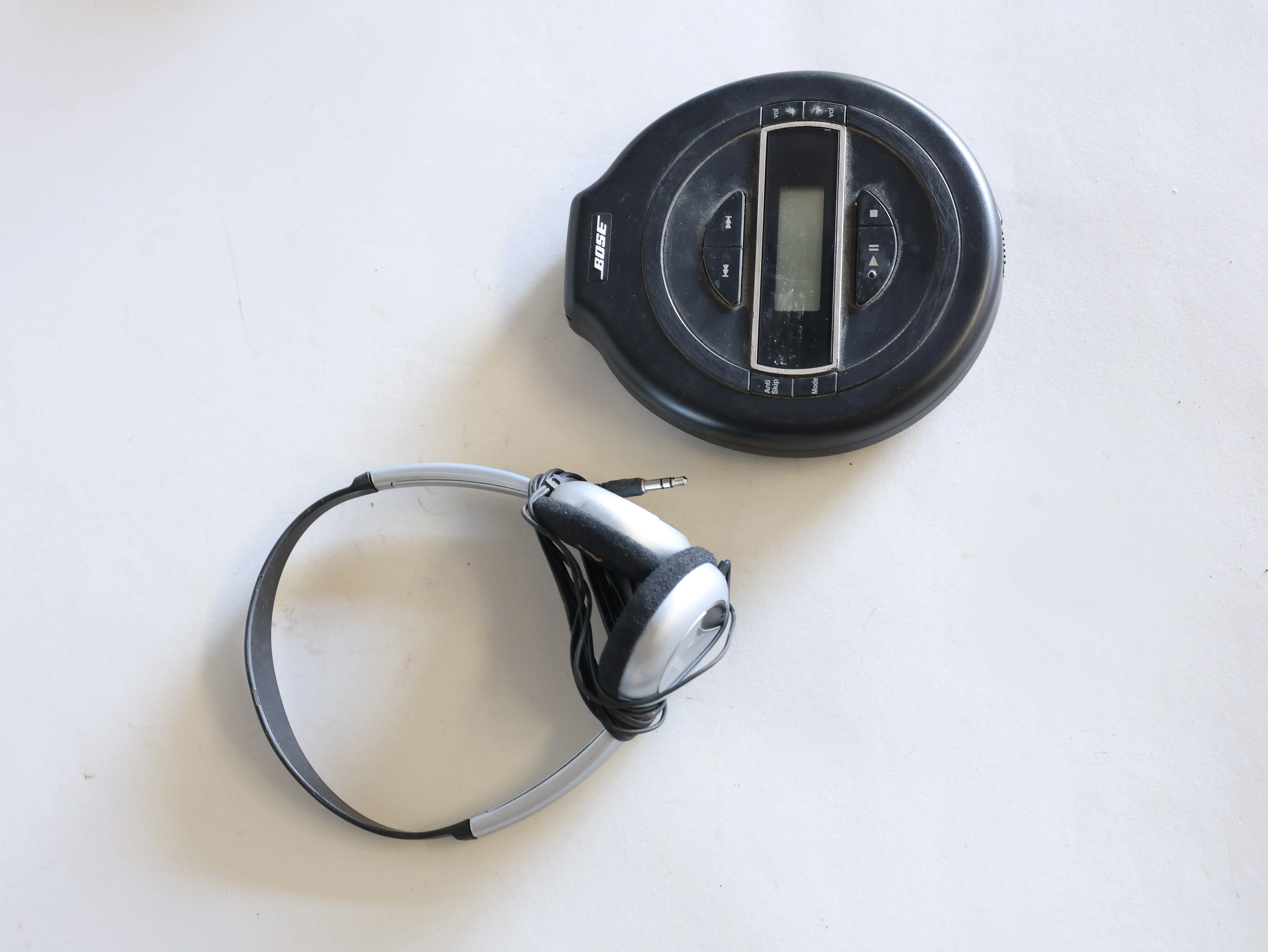 Discman BOSE with headphones