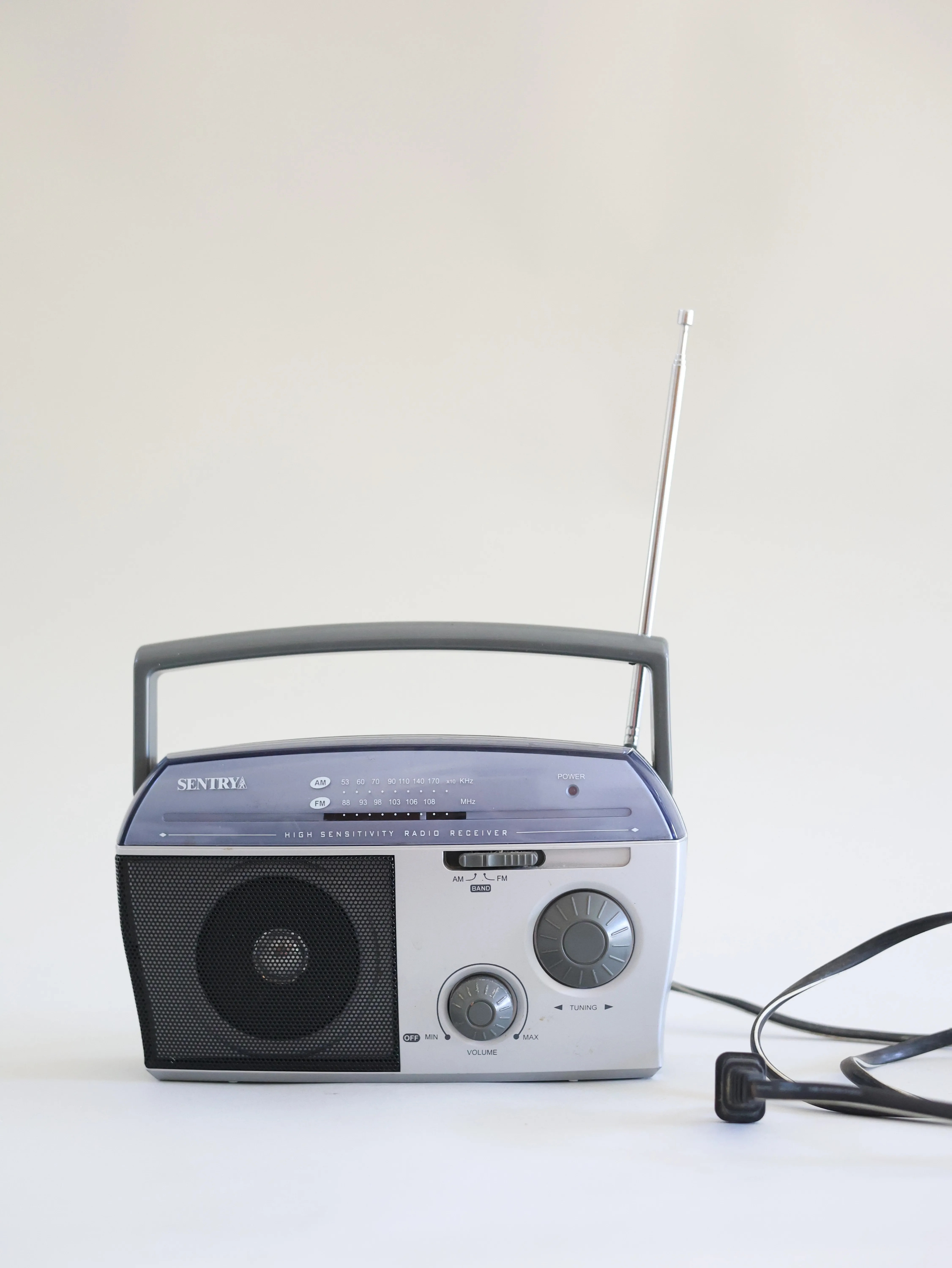 Sentry Silver Vintage Radio