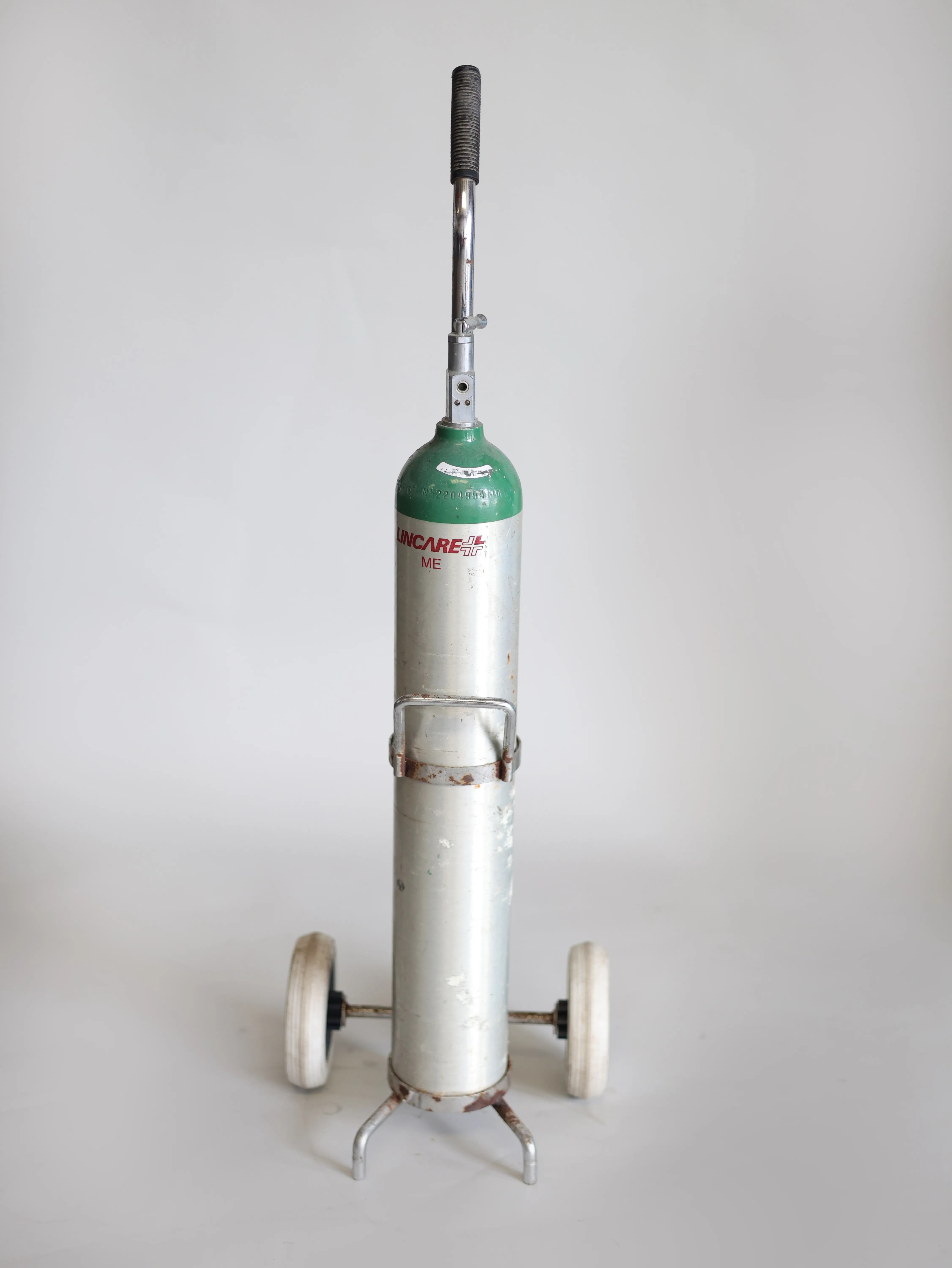 Oxygen Tank/wheels