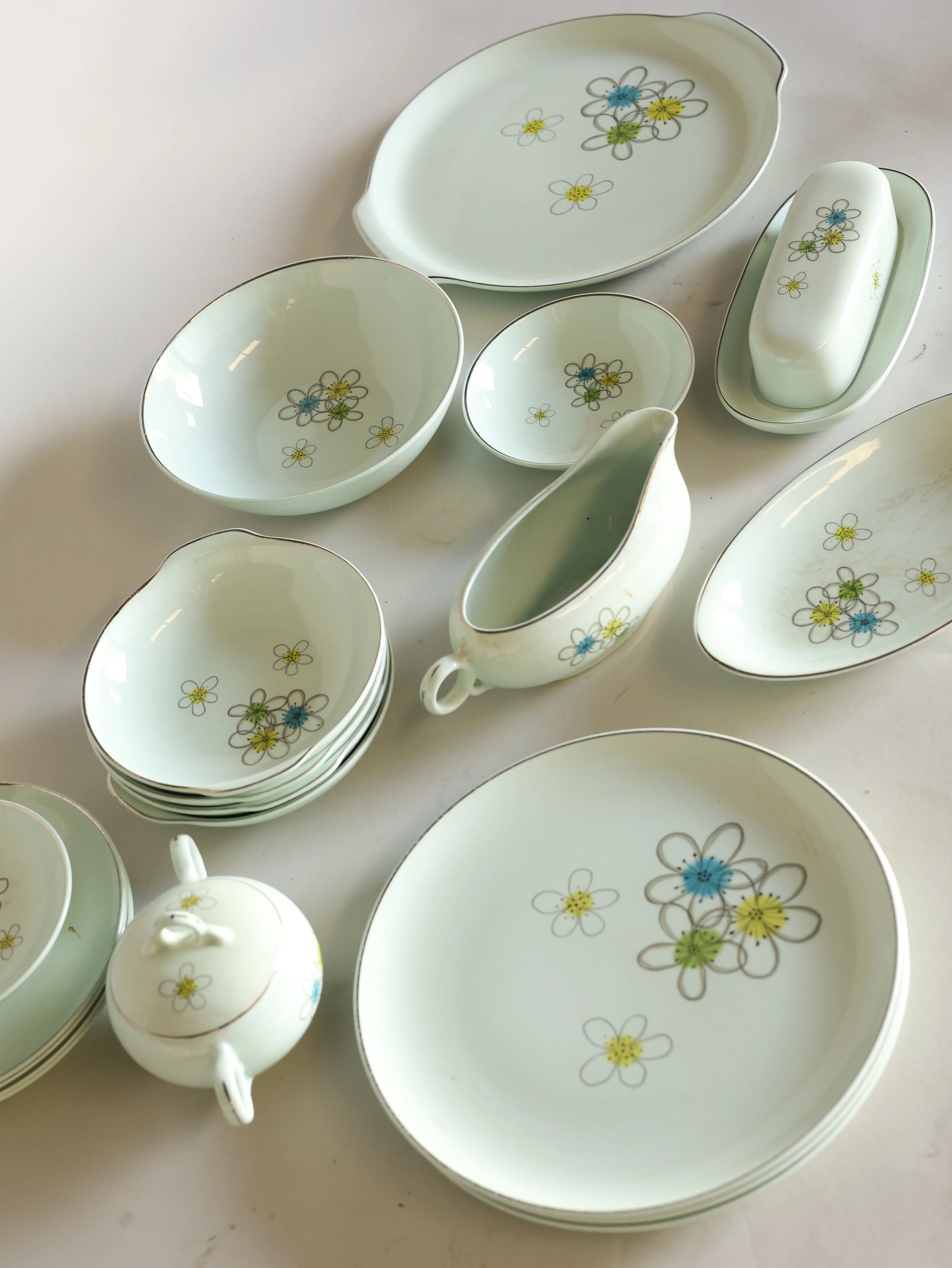 Marcia mist serveware