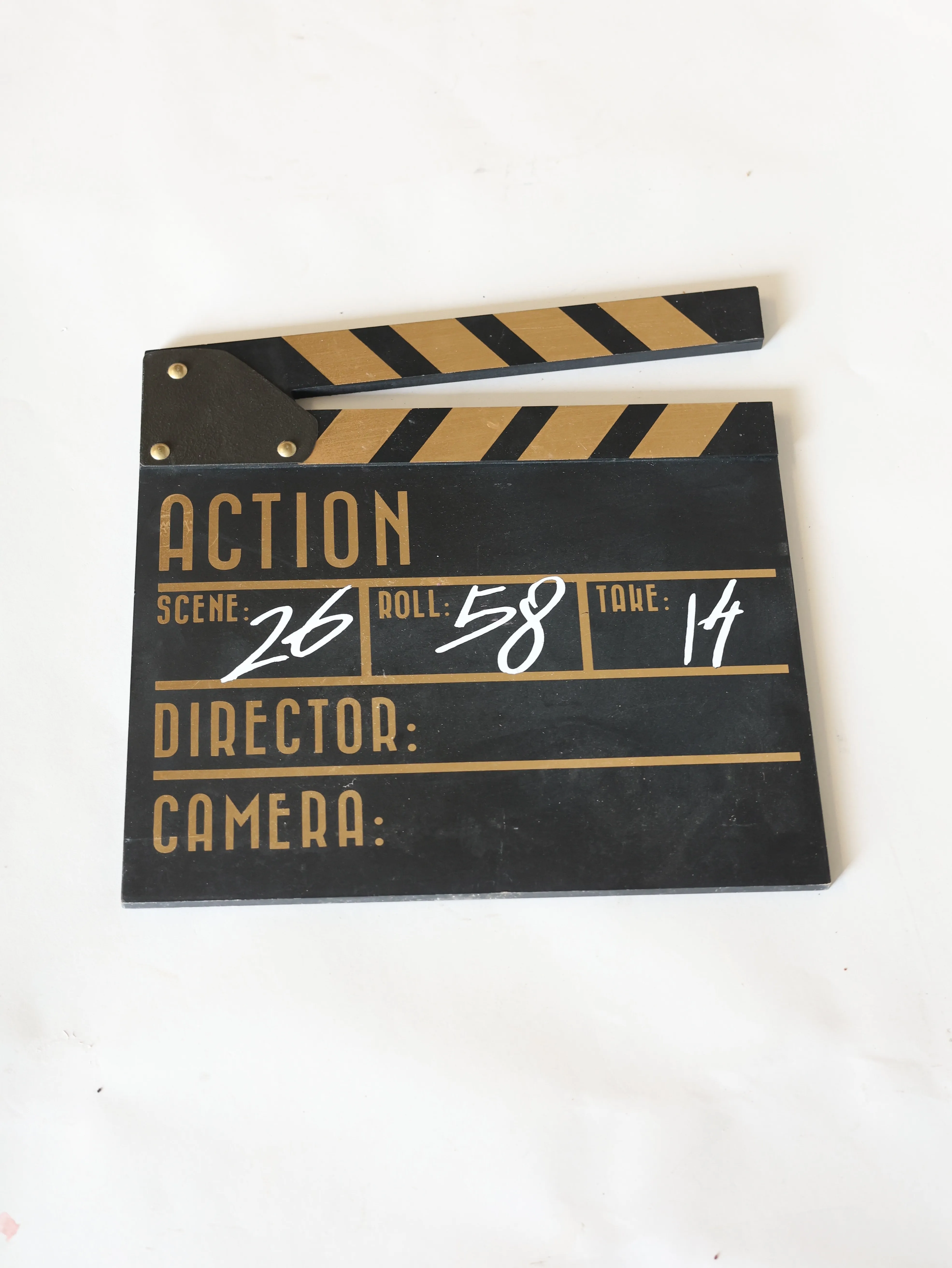 Clap wall art Action