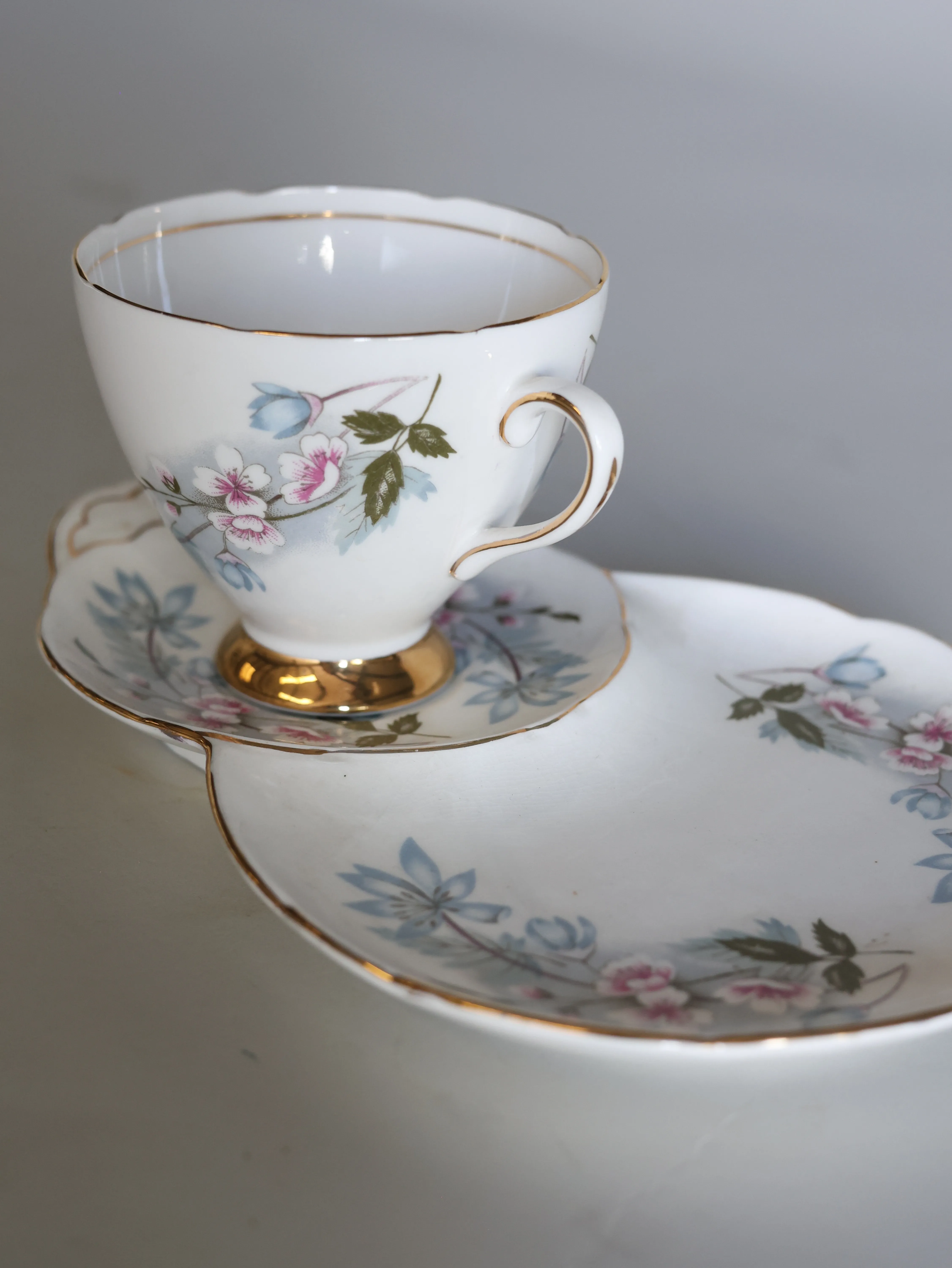 Lily tea cup set of 1