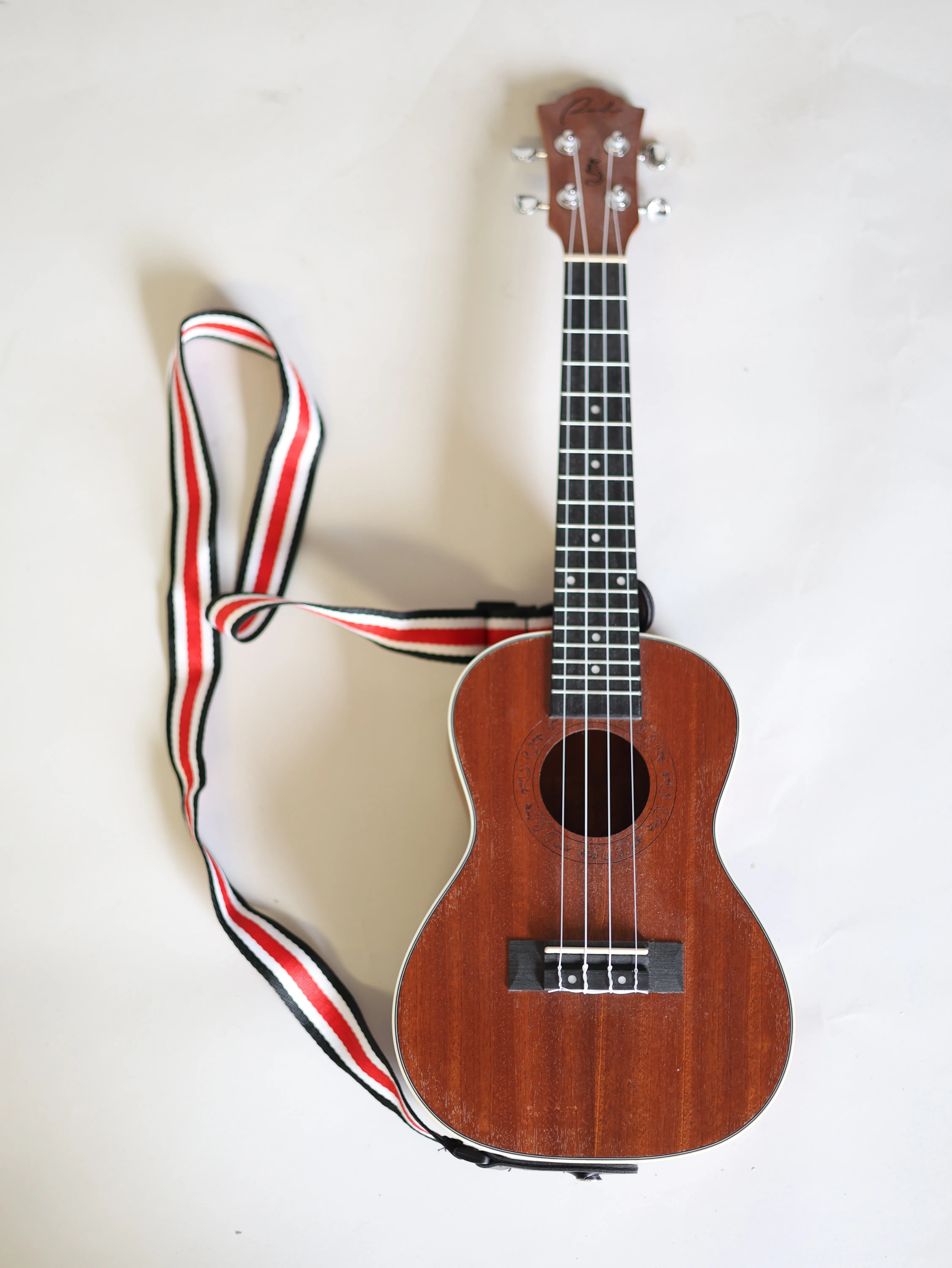Ukulele wooden/case