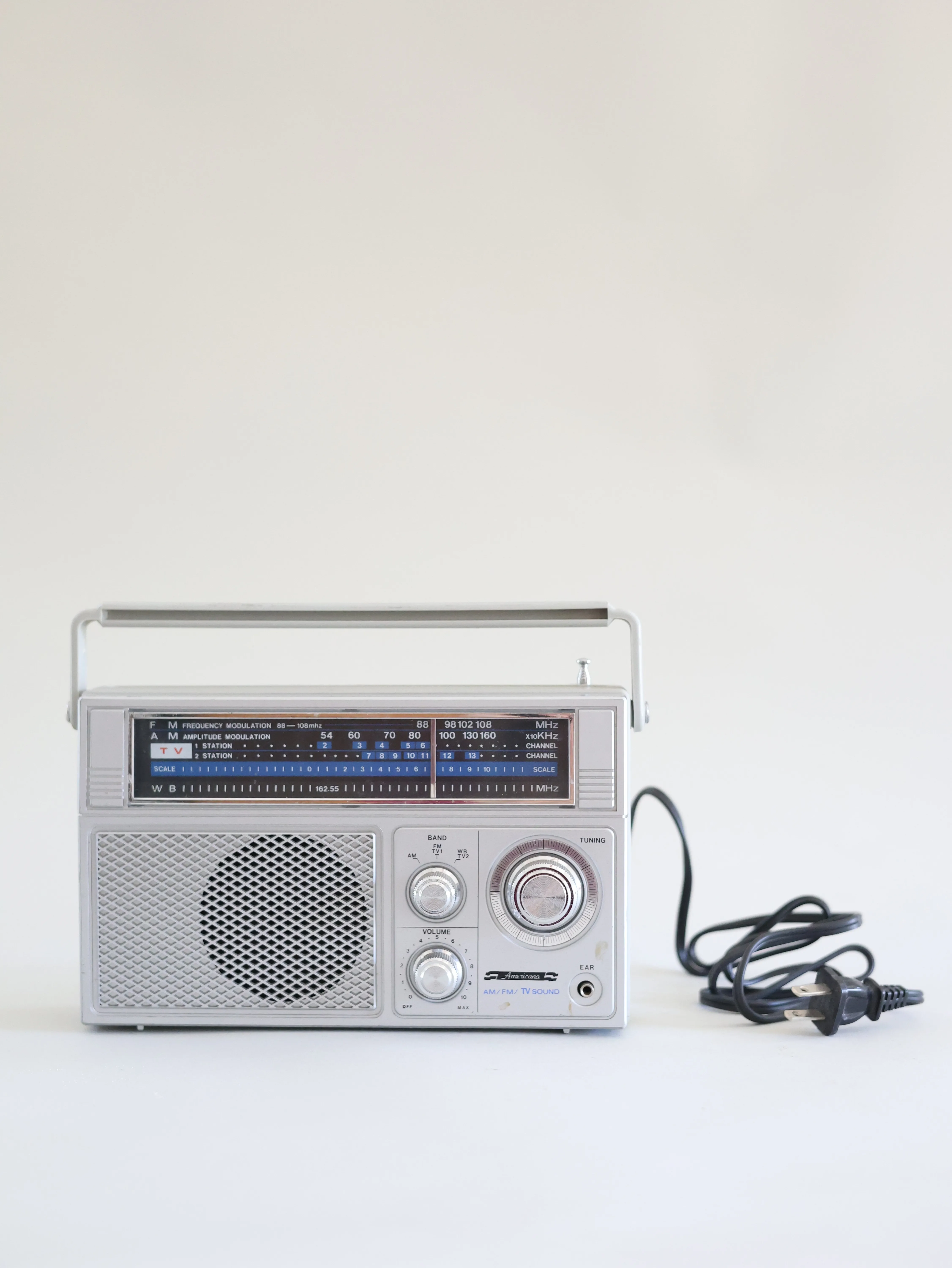 Silver Americana Vintage Radio