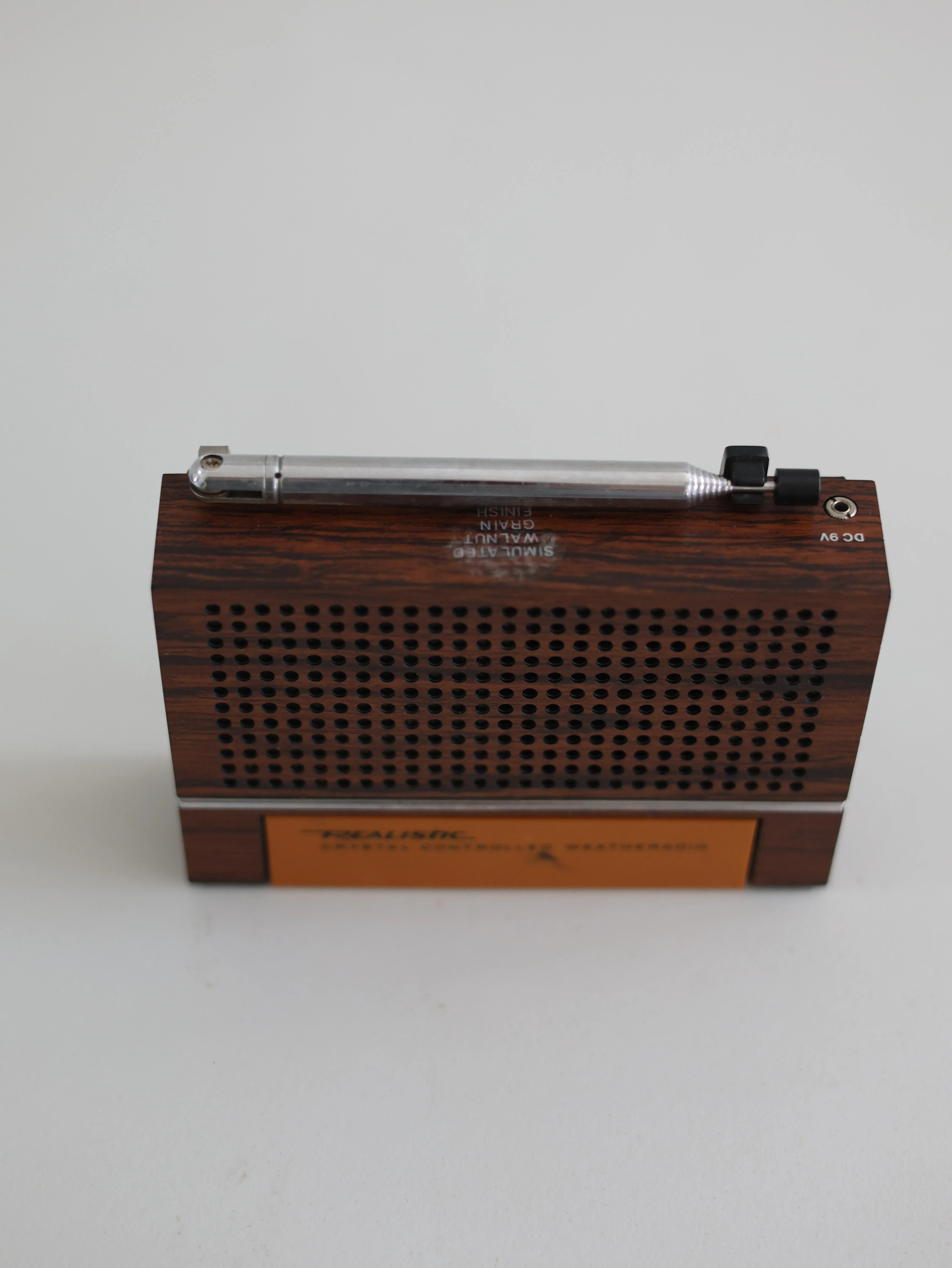 Radio Realistic Crystal Controlled Weatheradio