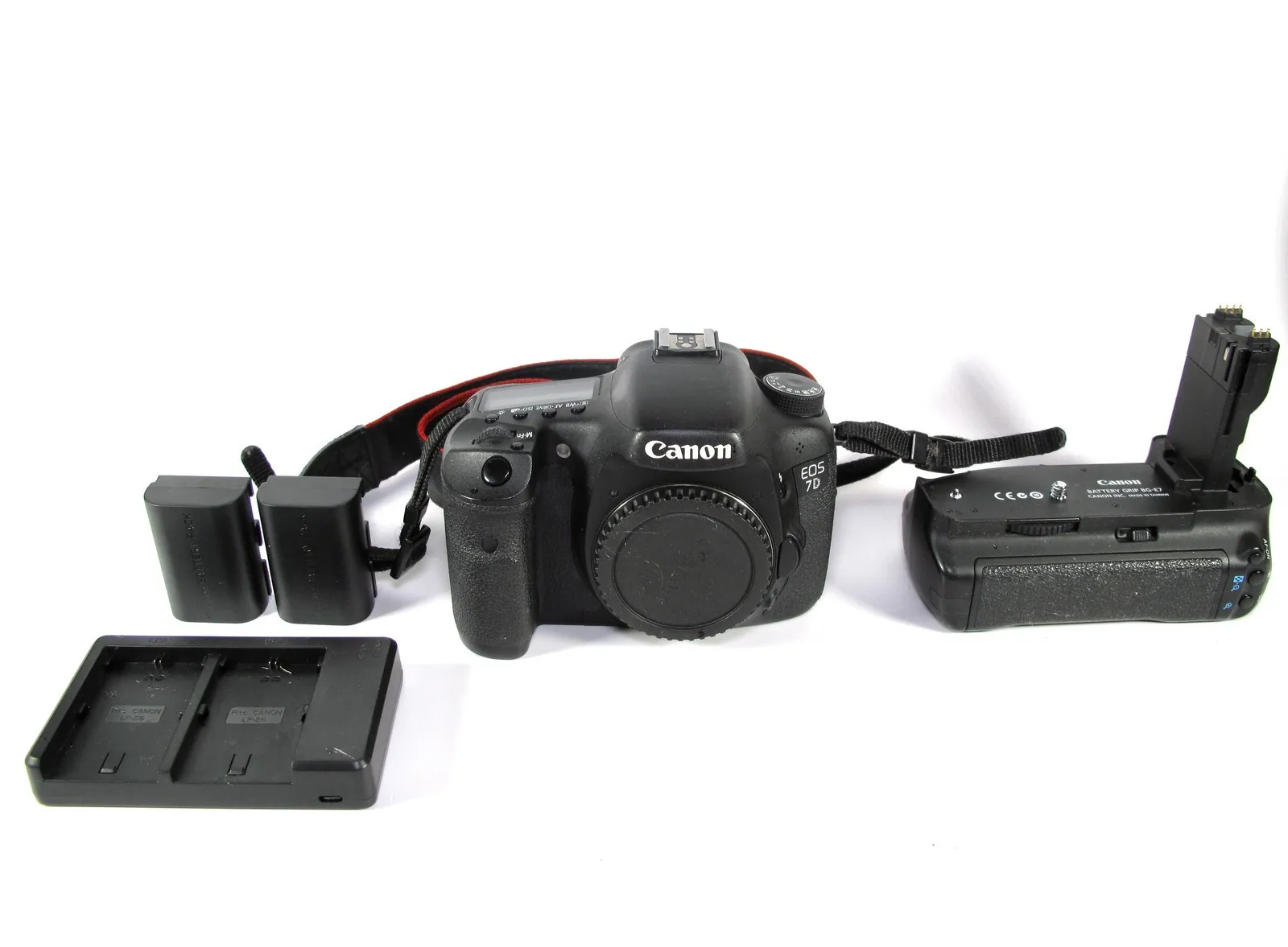 Canon EOS 700D With 18-55 Lens ( COMBO )