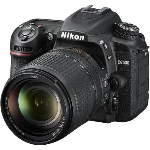 Nikon D7500 with AF-S DX NIKKOR 18-140mm f/3.5-5.6G ED VR (COMBO)