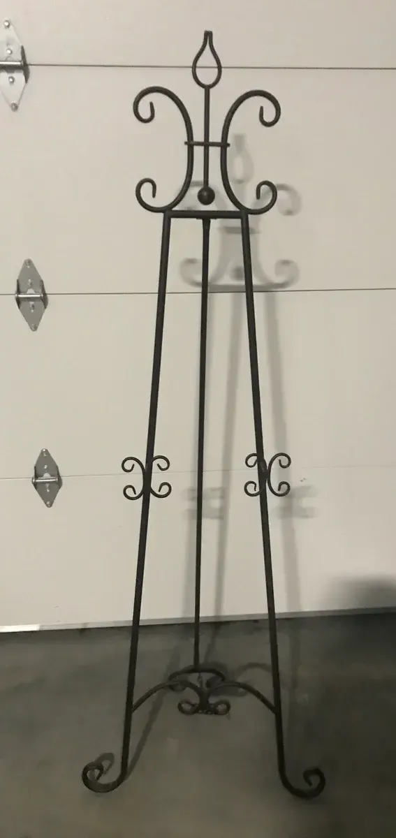 Cece black metal floor easle 72"