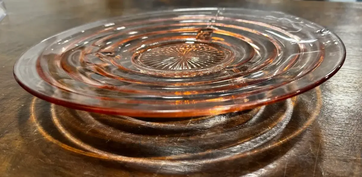 Rosa blush pink cake or dessert plate