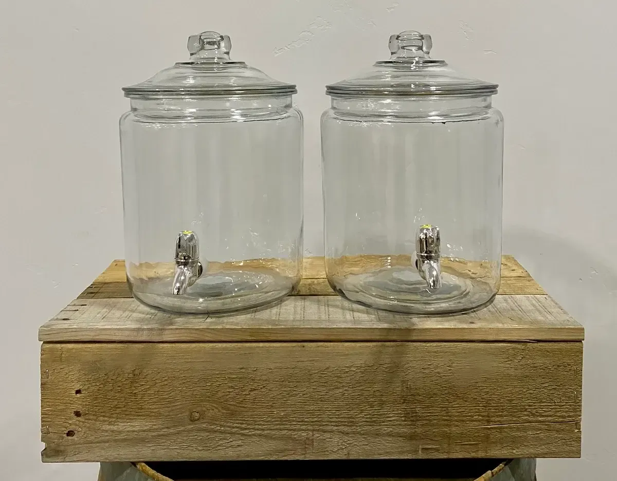 Drink dispenser carte short