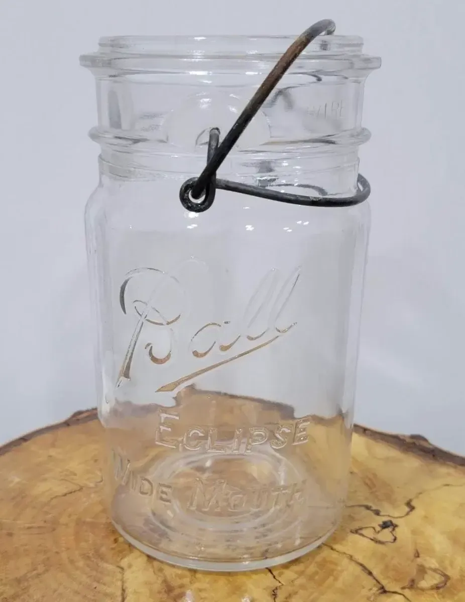 Mason quart jar vintage