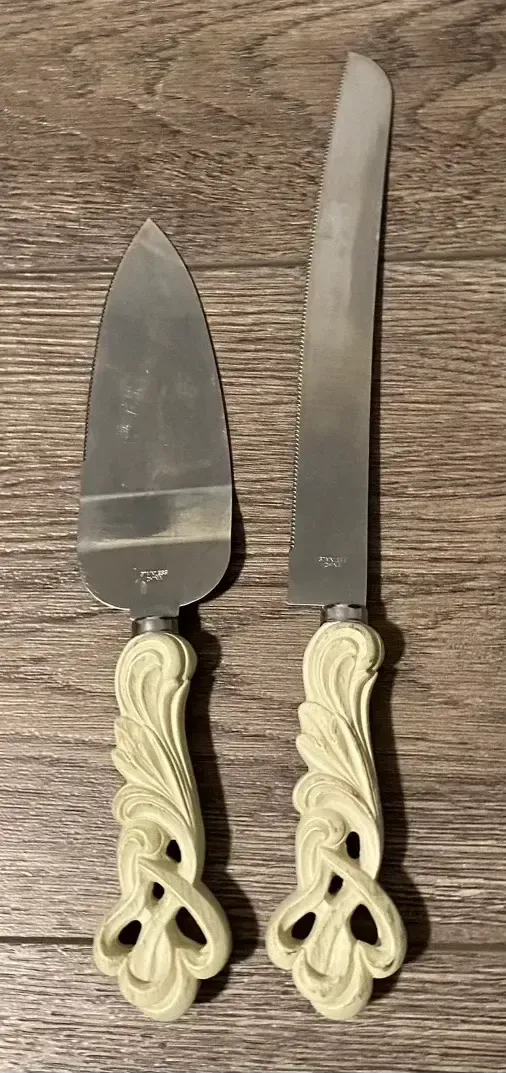 Cake knife and server set- white carved handle