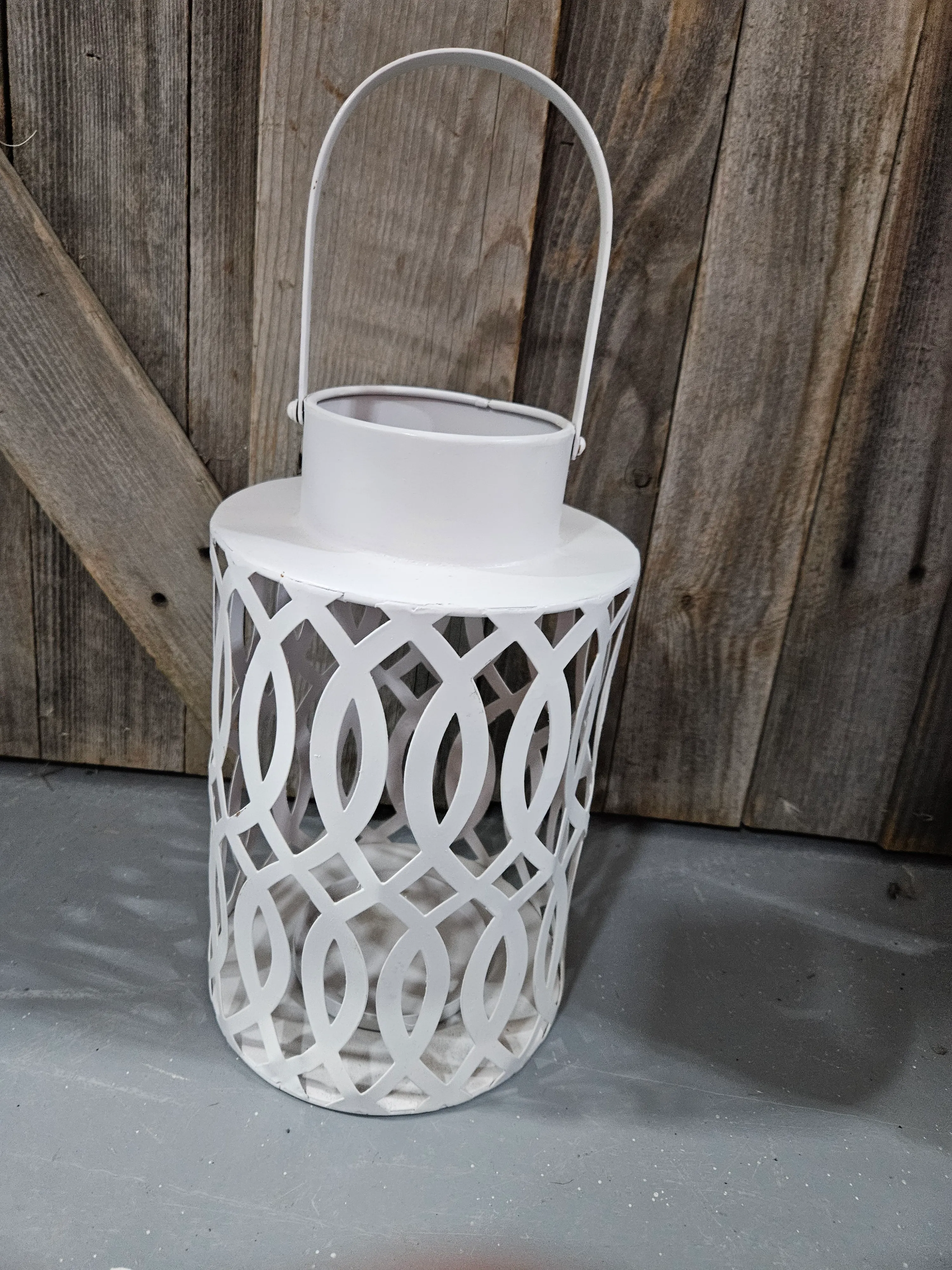 Judy round metal lantern