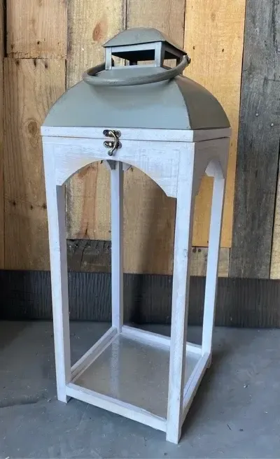 Sylvia white lantern -med- 25"