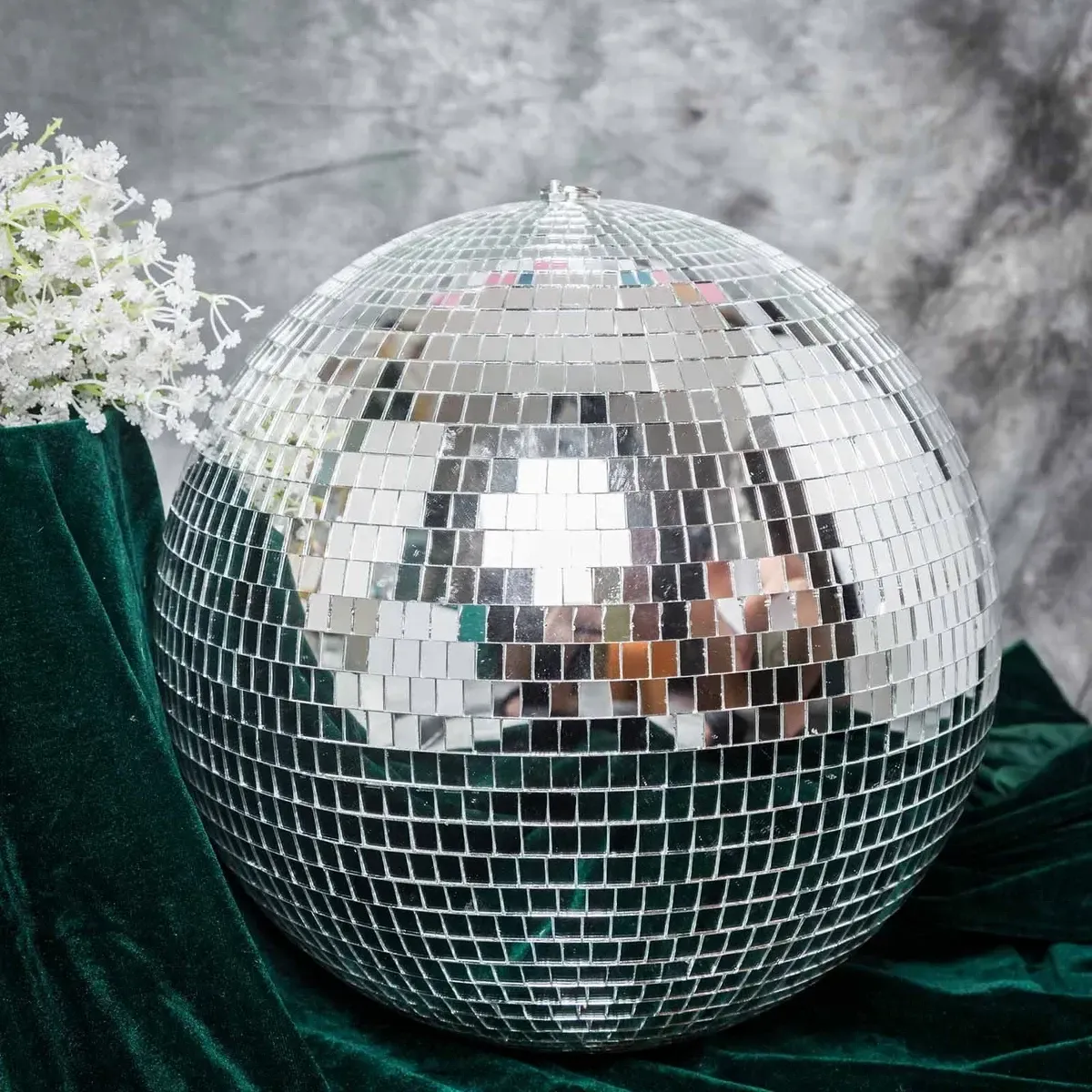 Disco ball 16"