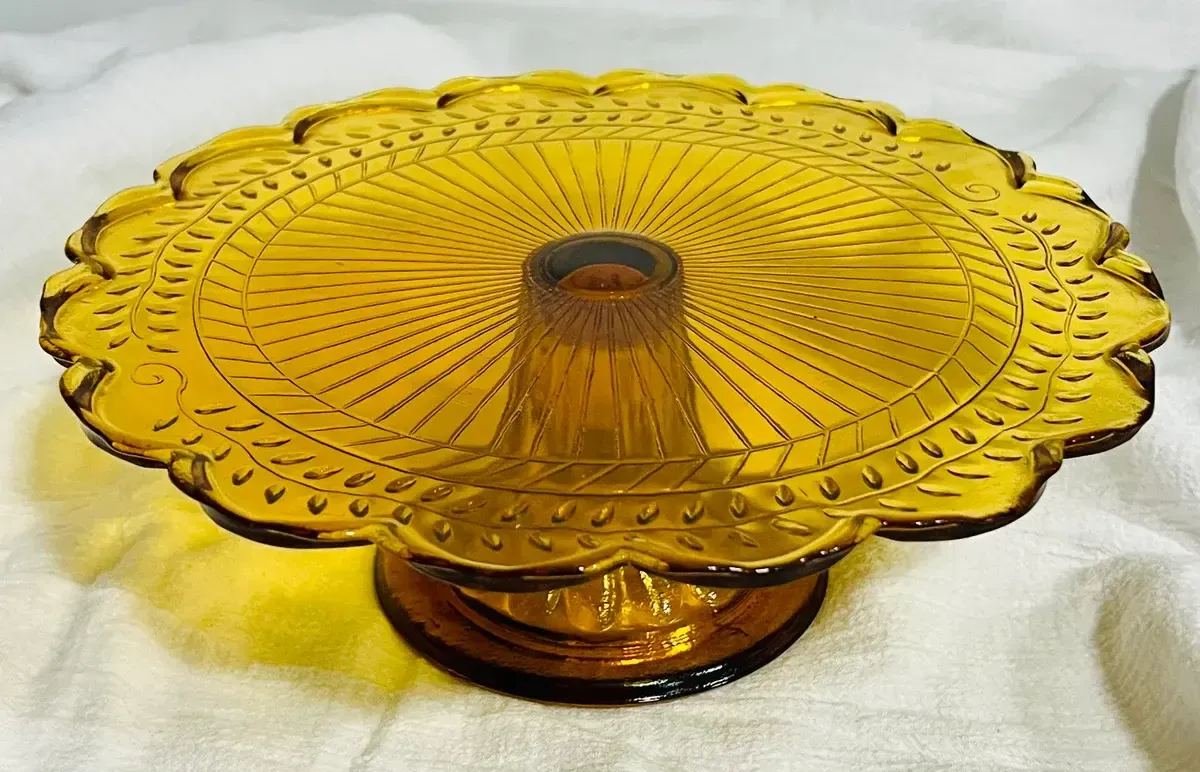 Jasmine cake stand pedestal plate 10”