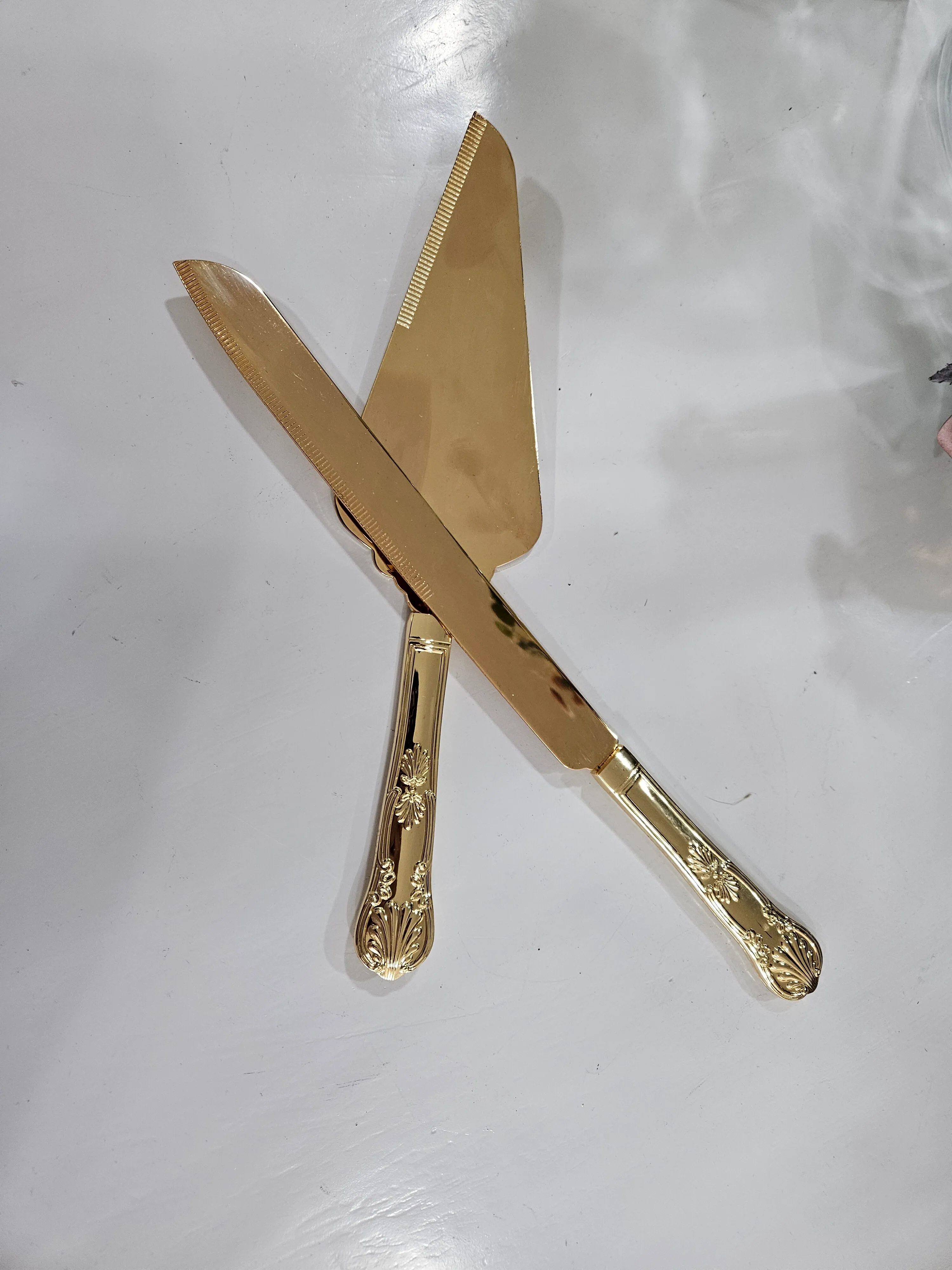 Gold design knife serving set