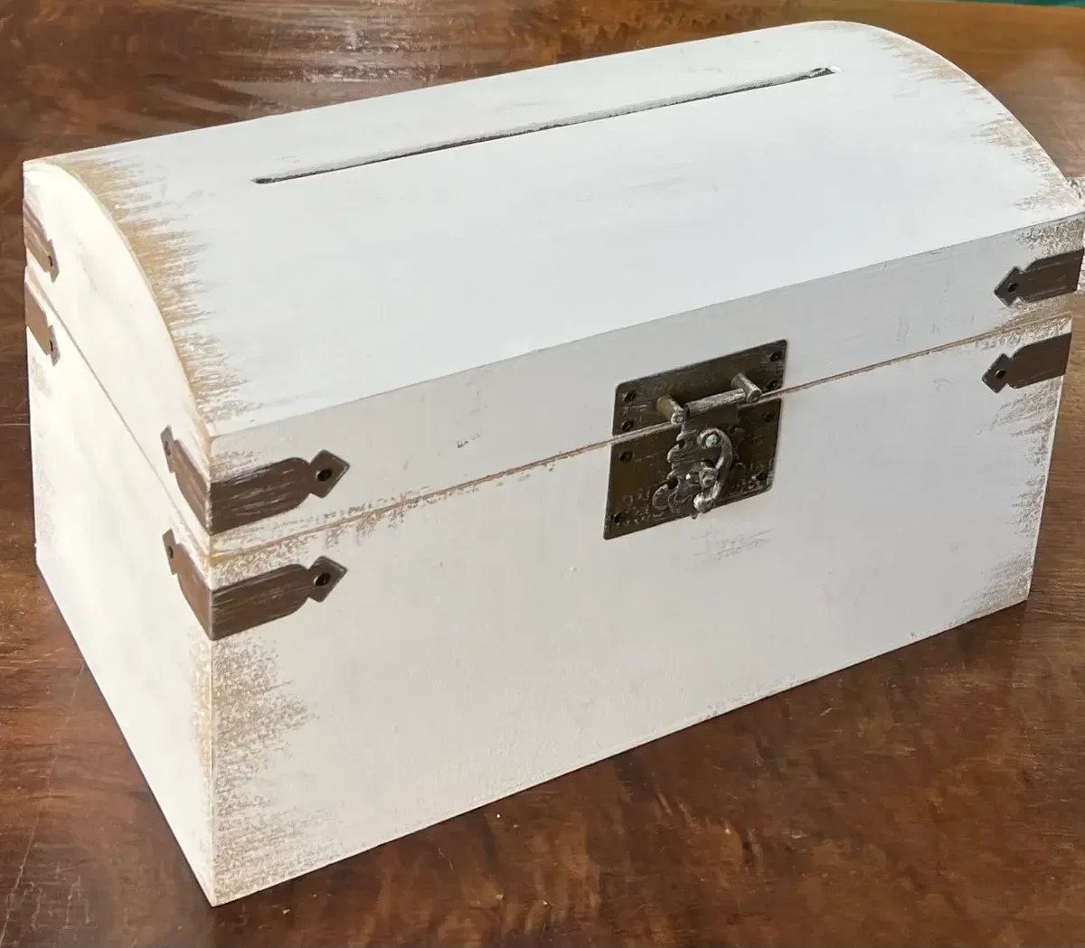 Jayci card box trunk