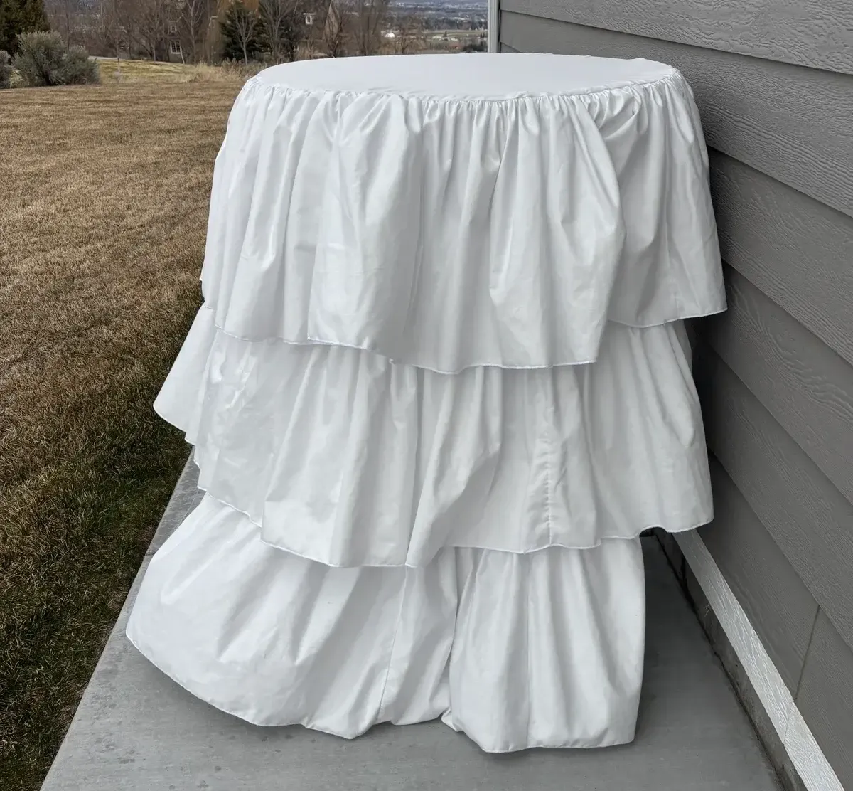 White ruffled bistro cocktail tablecloth
