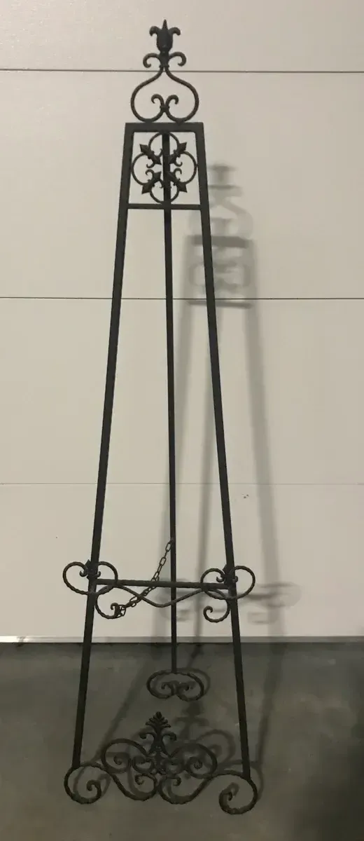 Kylee standing black metal easel