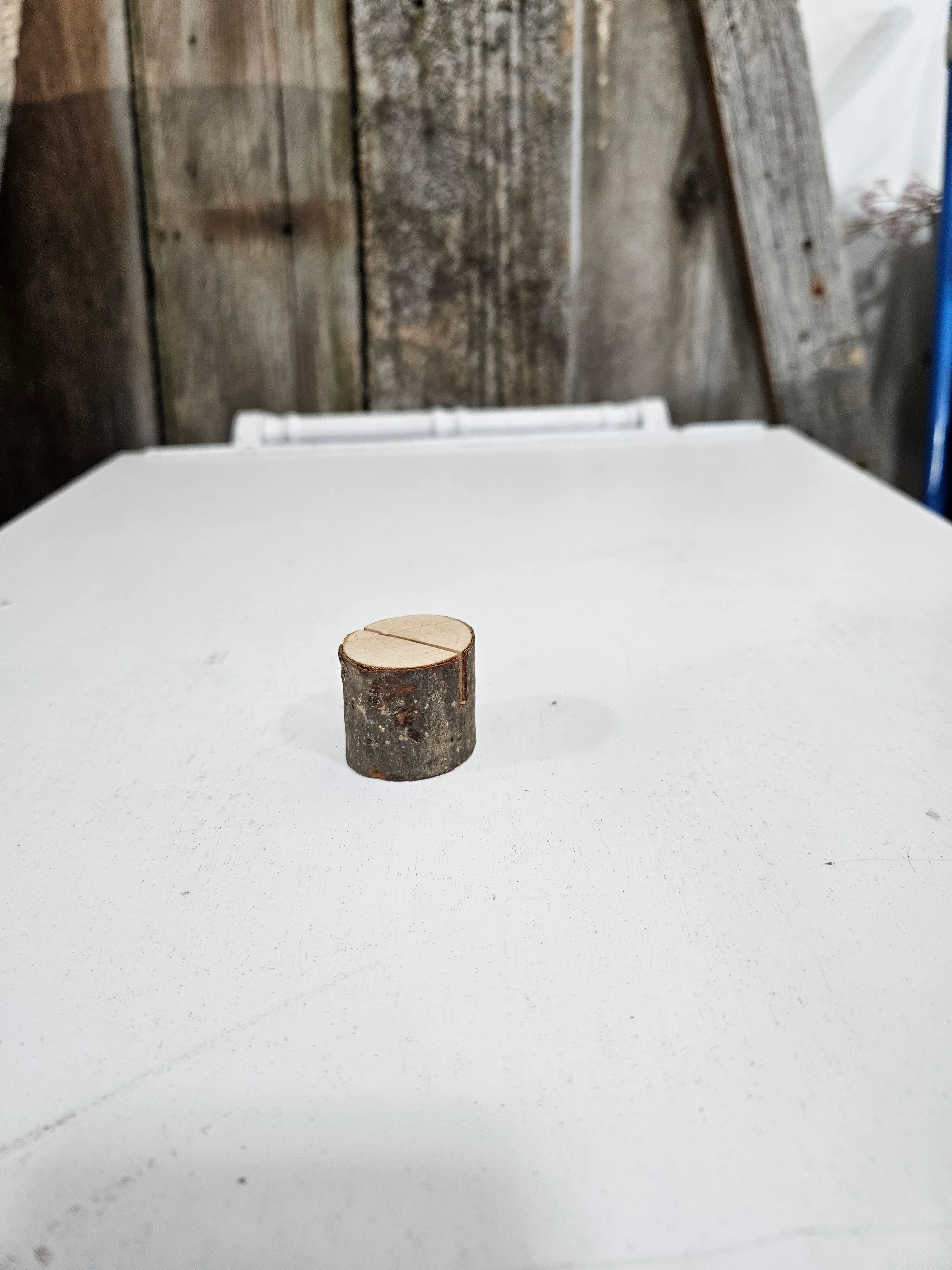 Log picture/ table number  holder