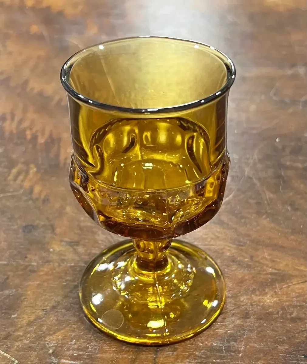 Amelia goblet med - 4.25"
