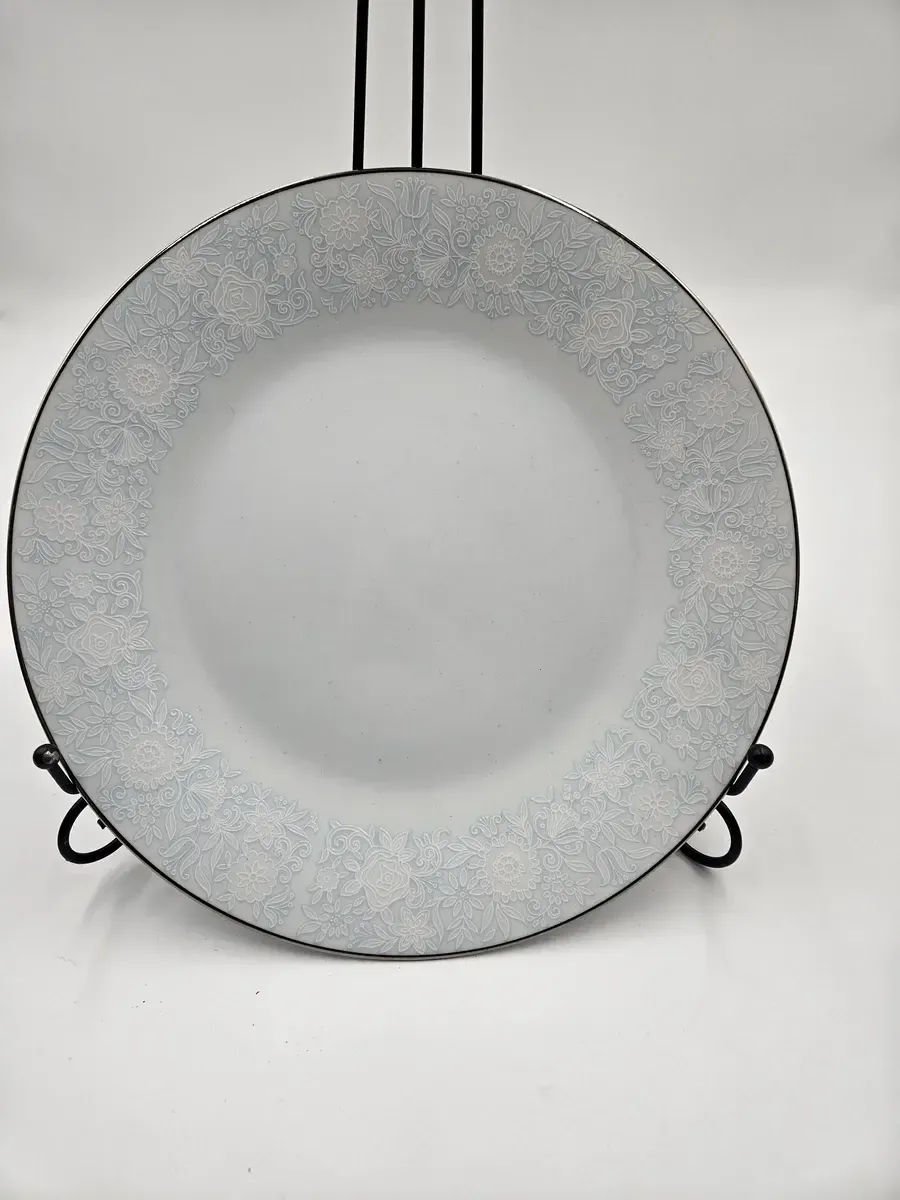 Baby blue floral plate