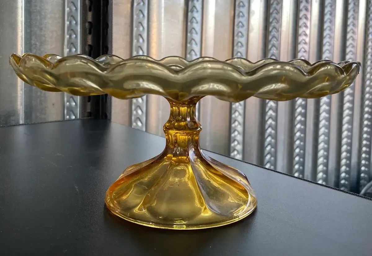 Glass yellow/gold cake pedestal plate