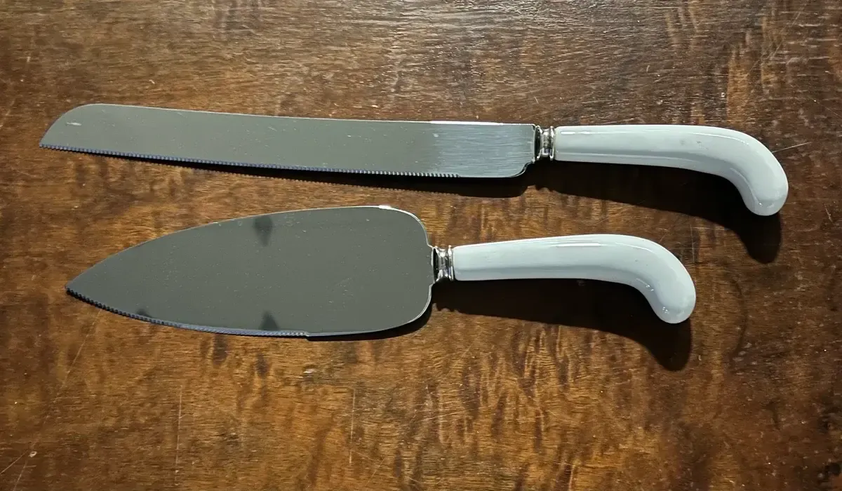 Cake knife and server set - white handles