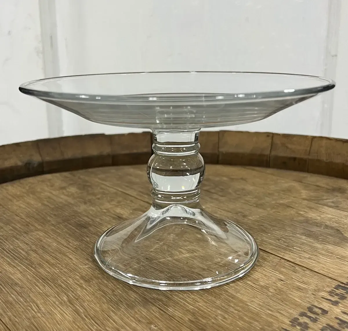 Lark clear glass pedestal plate