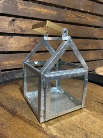 Haven house lantern with brass handle - 8"