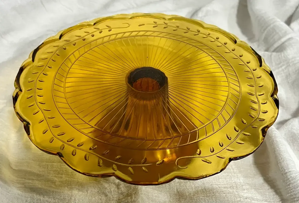 Jasmine cake stand pedestal plate 9”