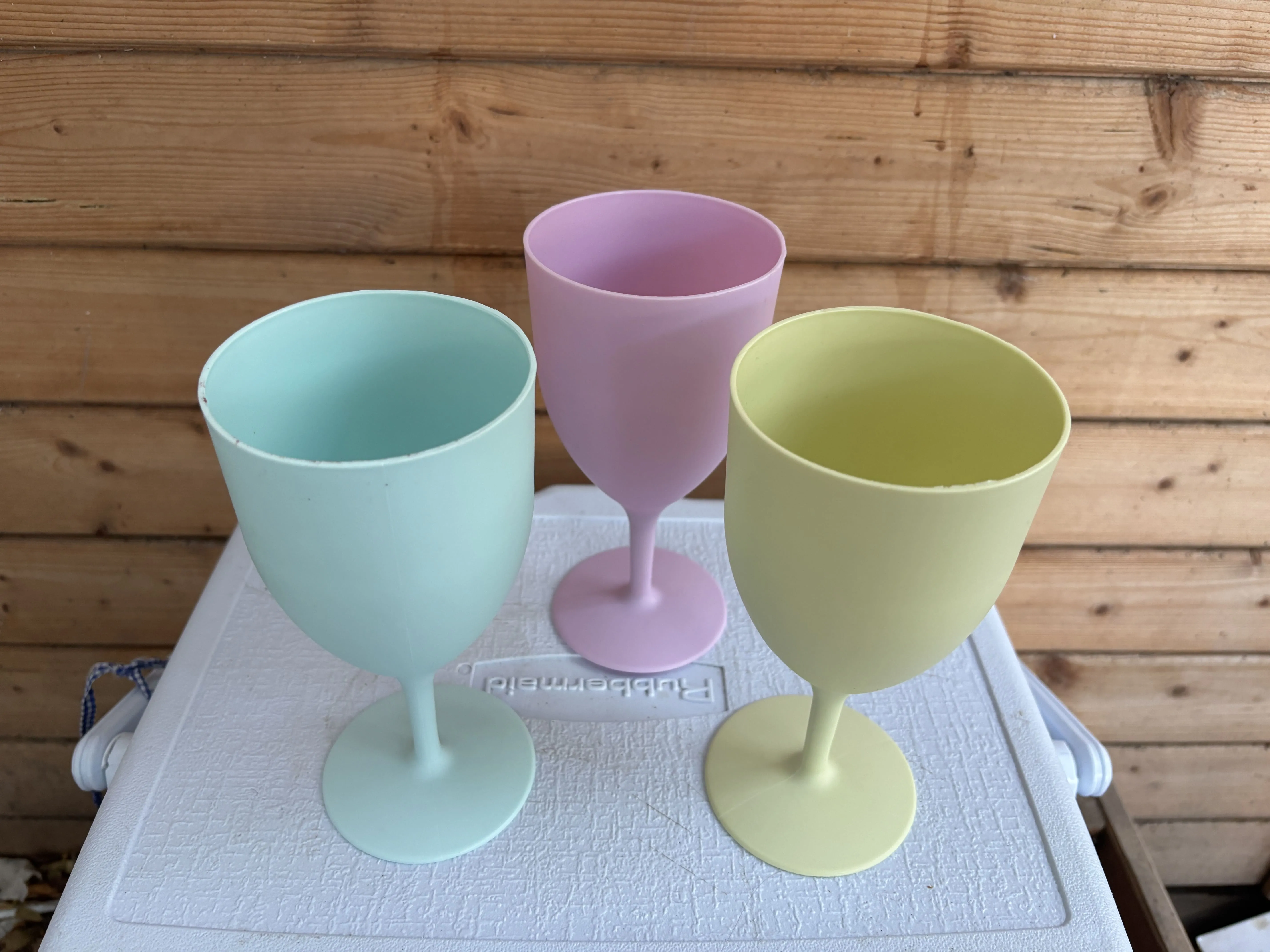 כוסות יין מפלסטיק