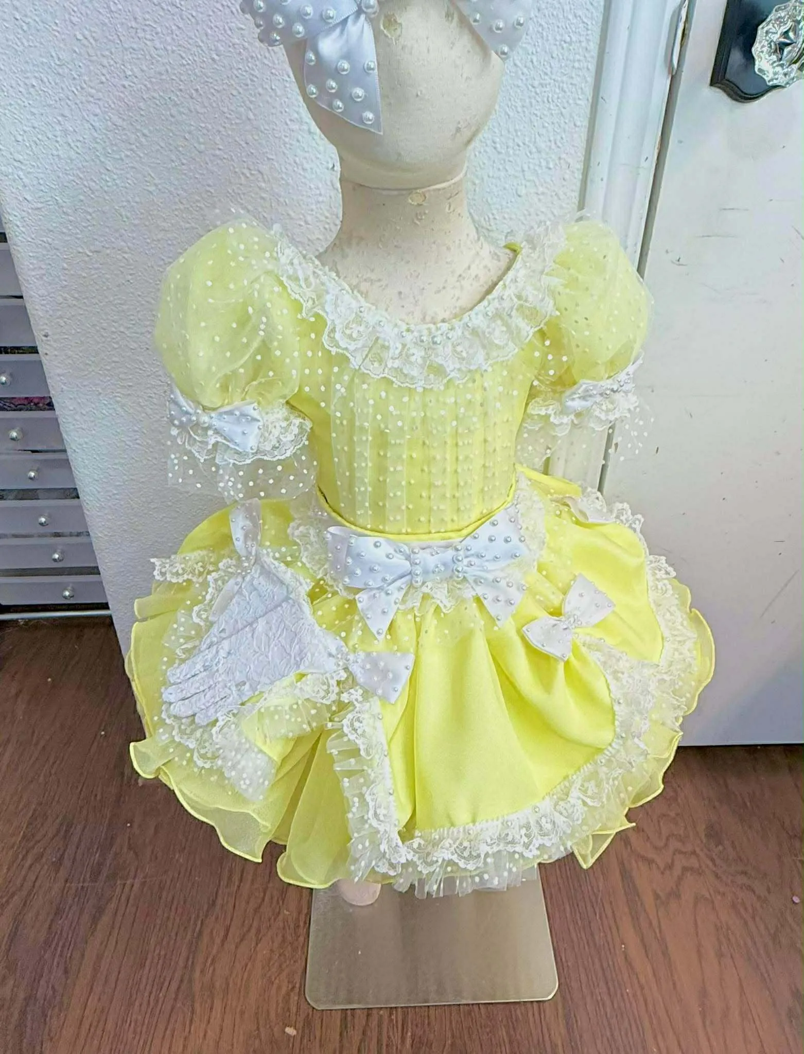 4/6 Yellow Connie Hobson Natural- Wendy Morel