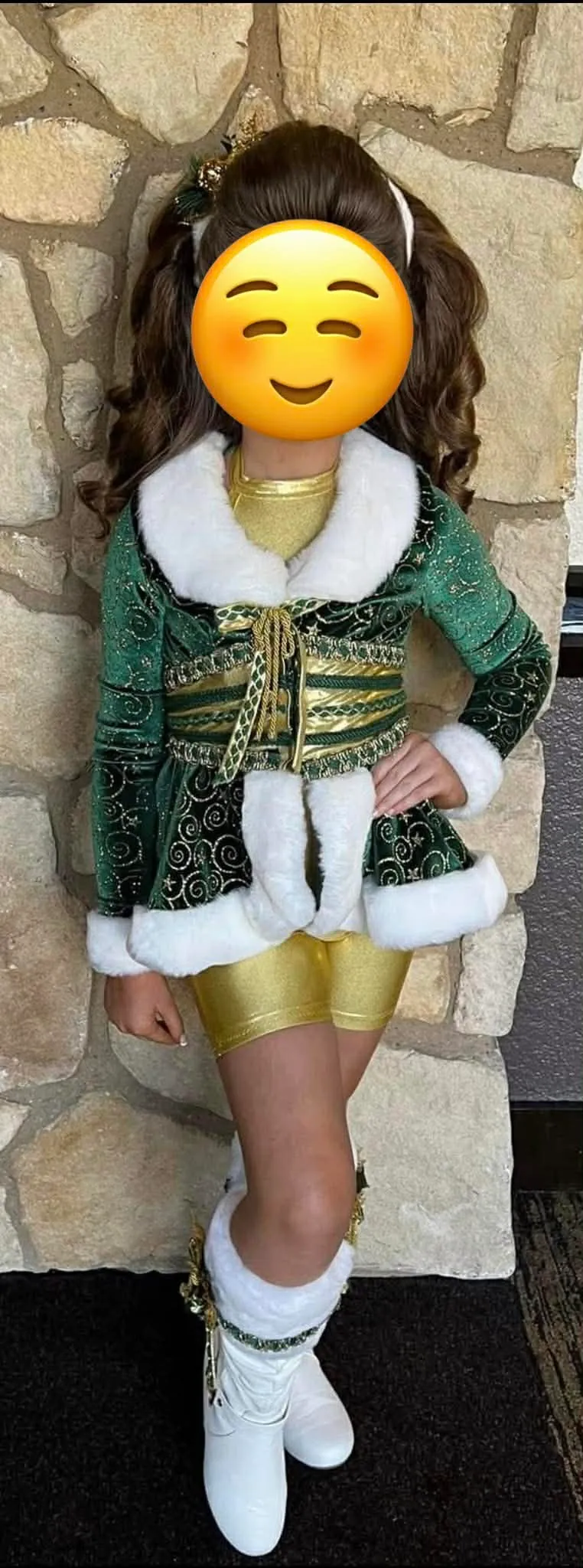 6/8 Elf OOC/ Casual- Becca Page