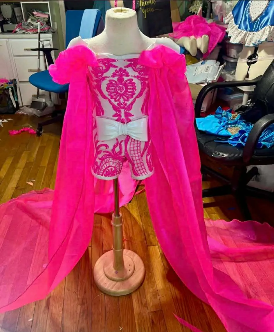 2/4 White and Pink Sandra Parker Fun Fashion- Corinne Loretta
