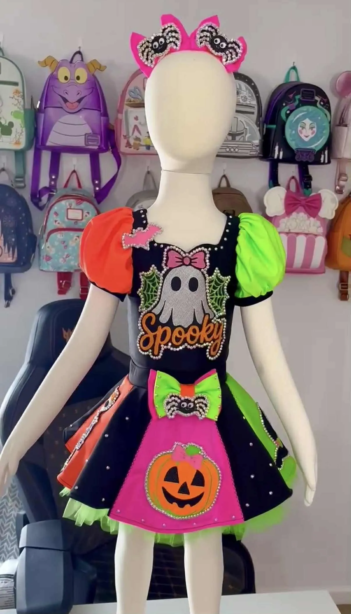 2/4 Neon Boo Halloween OOC- Kara Vaughn