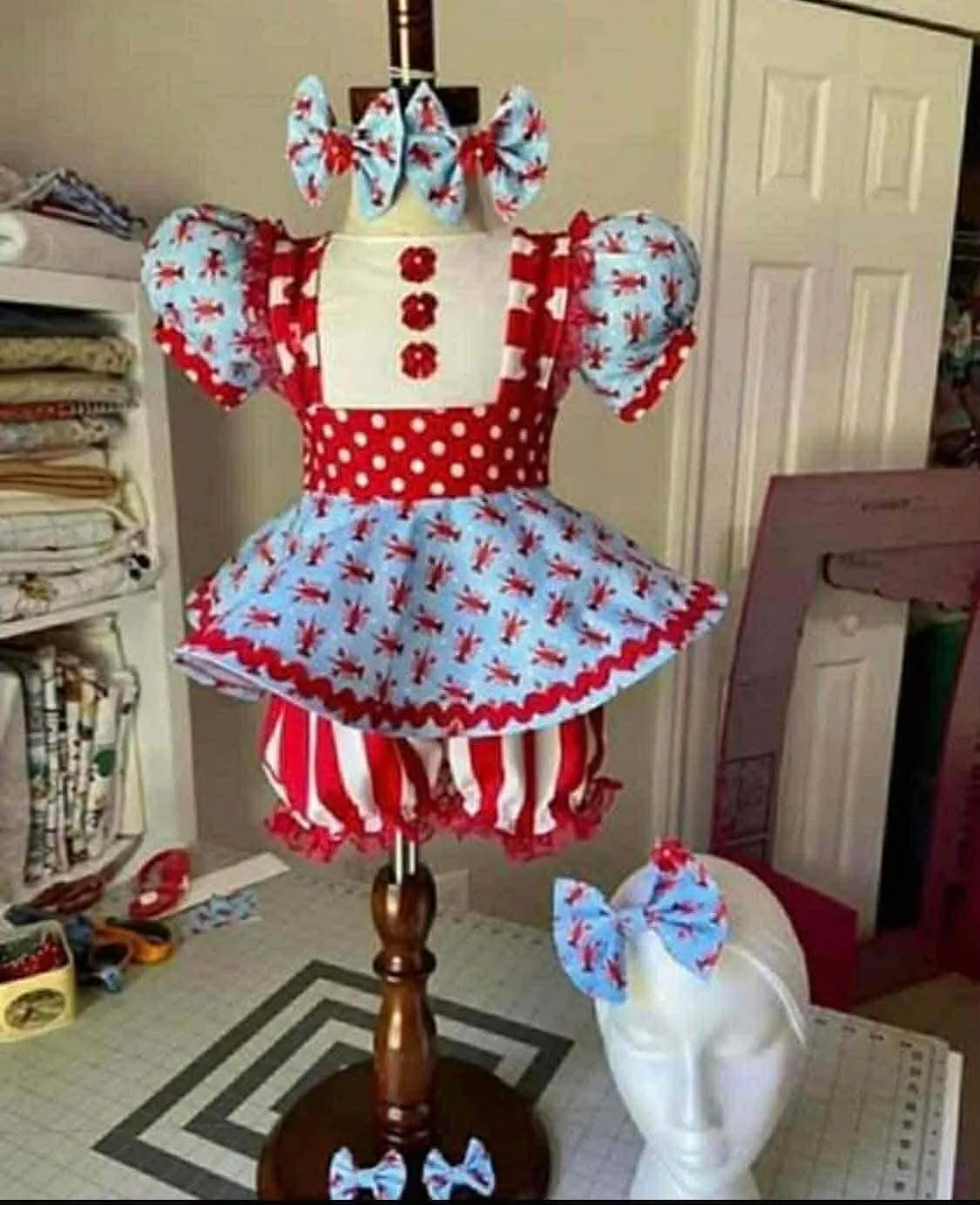 12/2 Dollhouse RWB - Audrey Snyder 