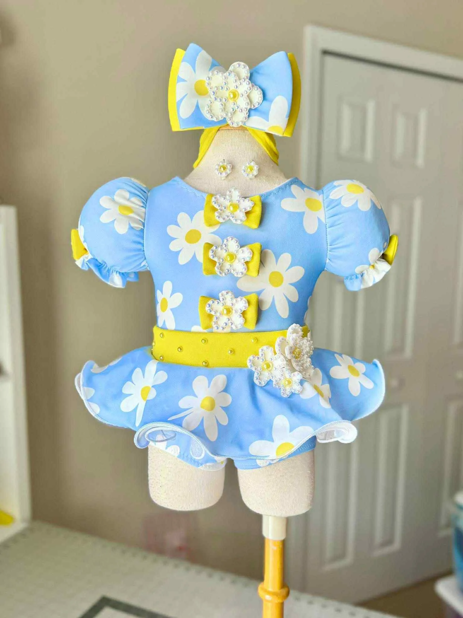 18/3 Dollhouse Blue/Yellow Daisy Swim- Skyle Moylan