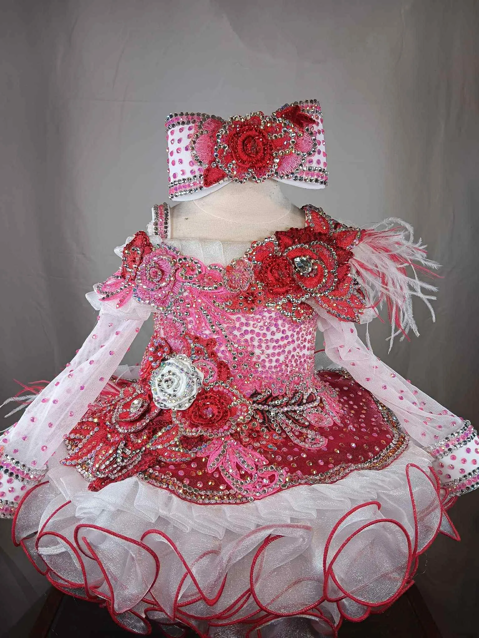 6/12 Red, White and Pink Ellanore Gemics- Gracee Morris