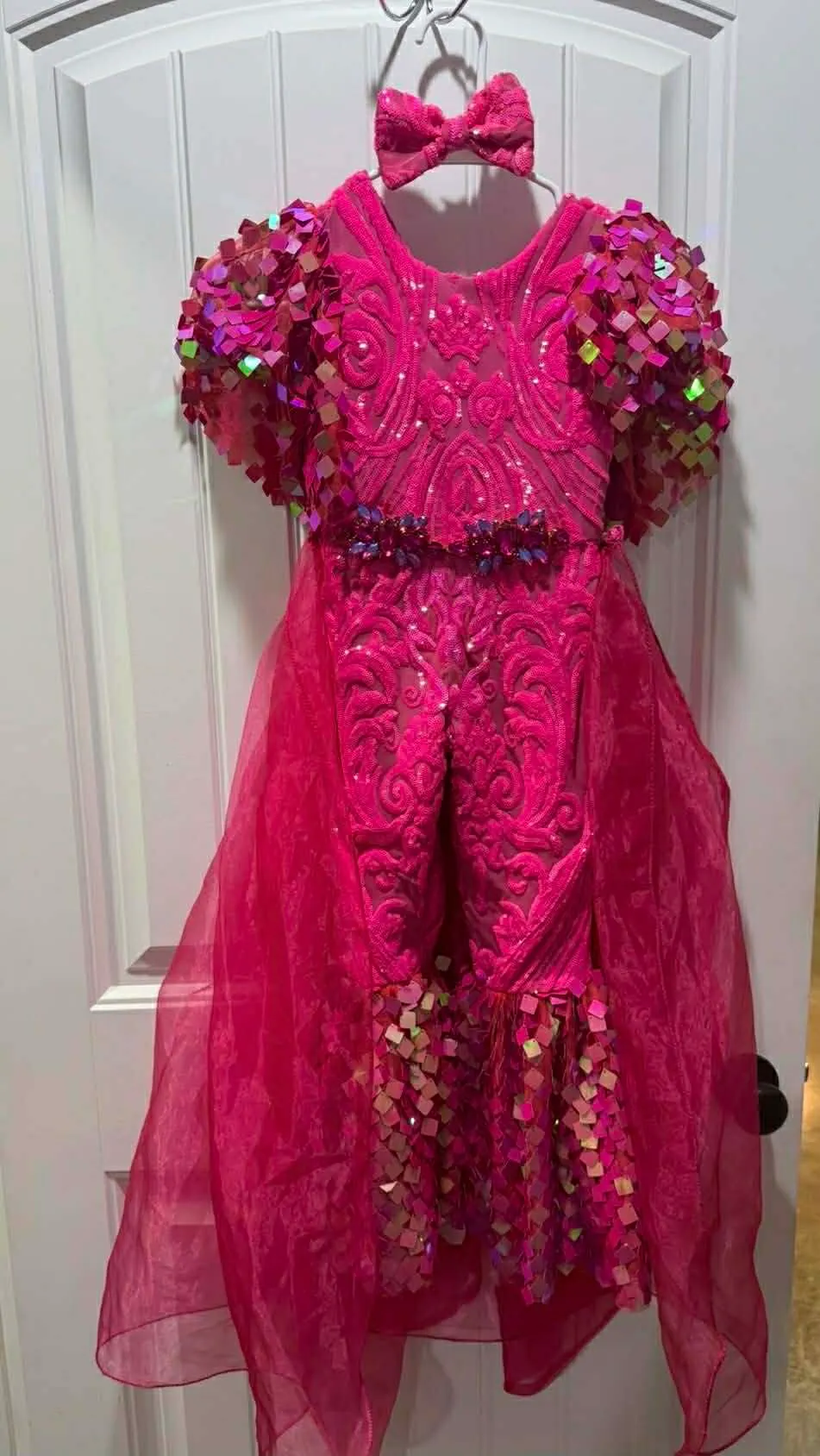 3/5 Hot Pink Glitz Fun Fashion - Fallon Hackett