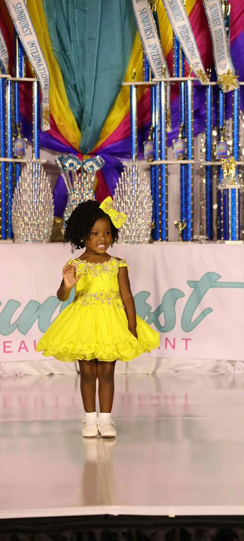 18/3 Yellow High Glitz Royalty Designs