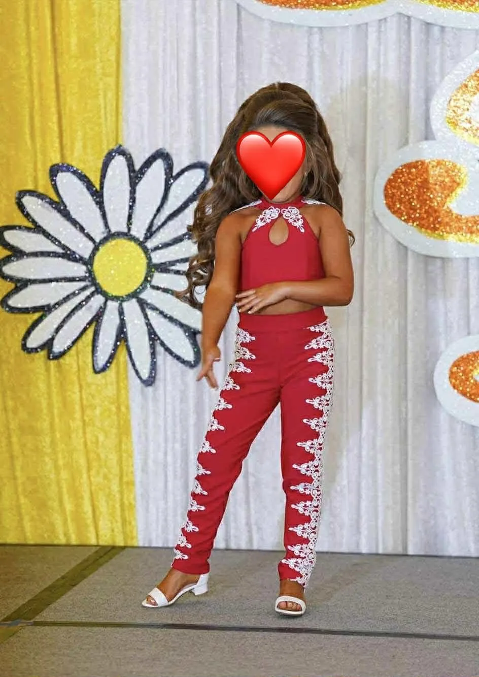 5/7 Toni O Red and White Lace Casual- Angela Saavedra 