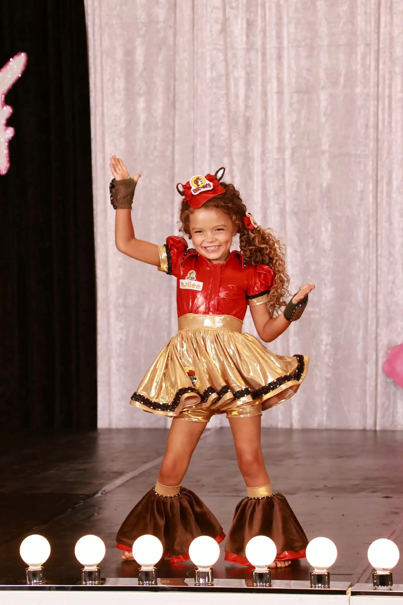 3/5 Buc-ee's OOC- Becca Page